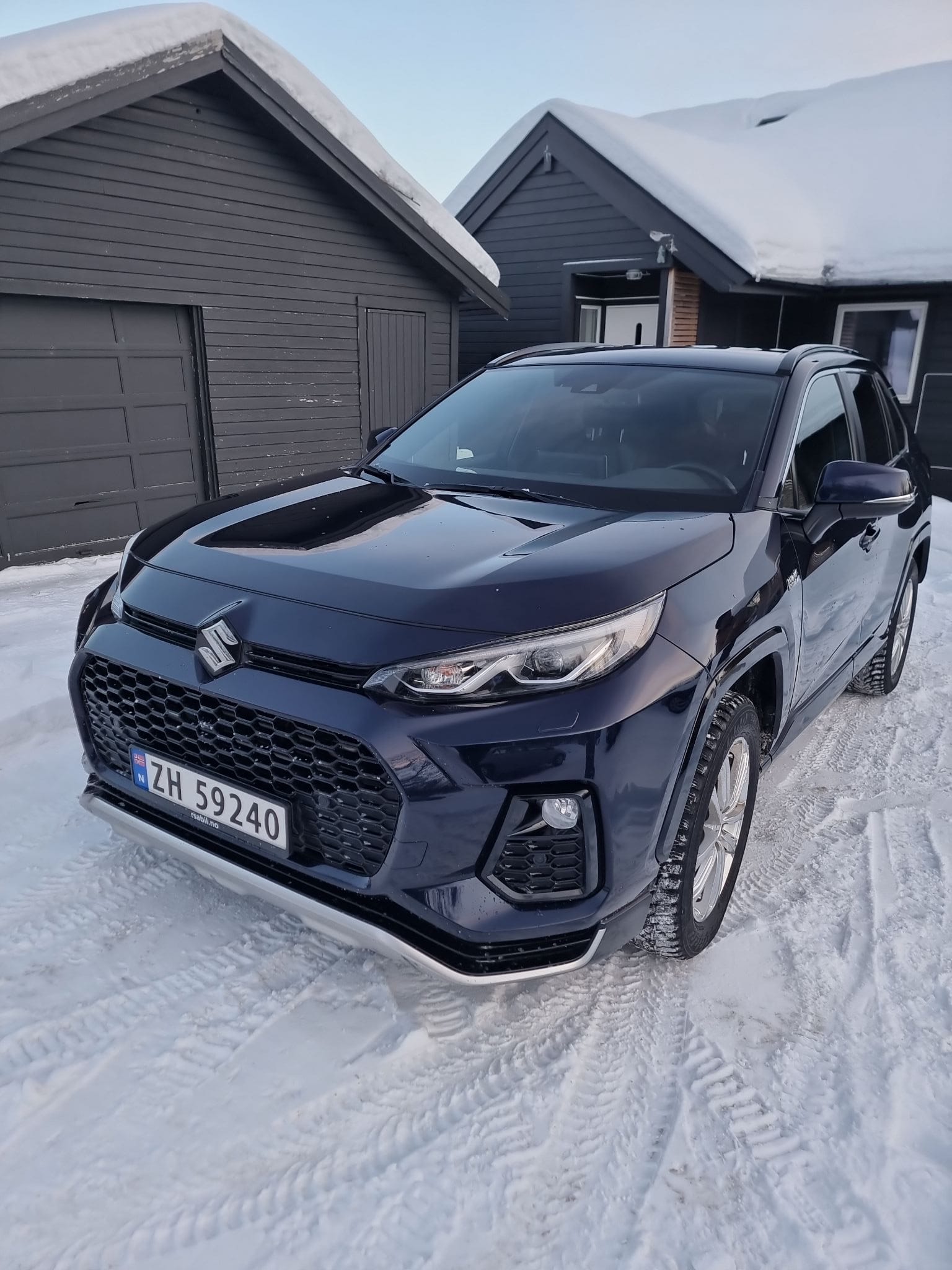 Suzuki Across Plug-in Hybrid, 2020, Blyfri 95 / Elektrisk (hybrid), automatisk
