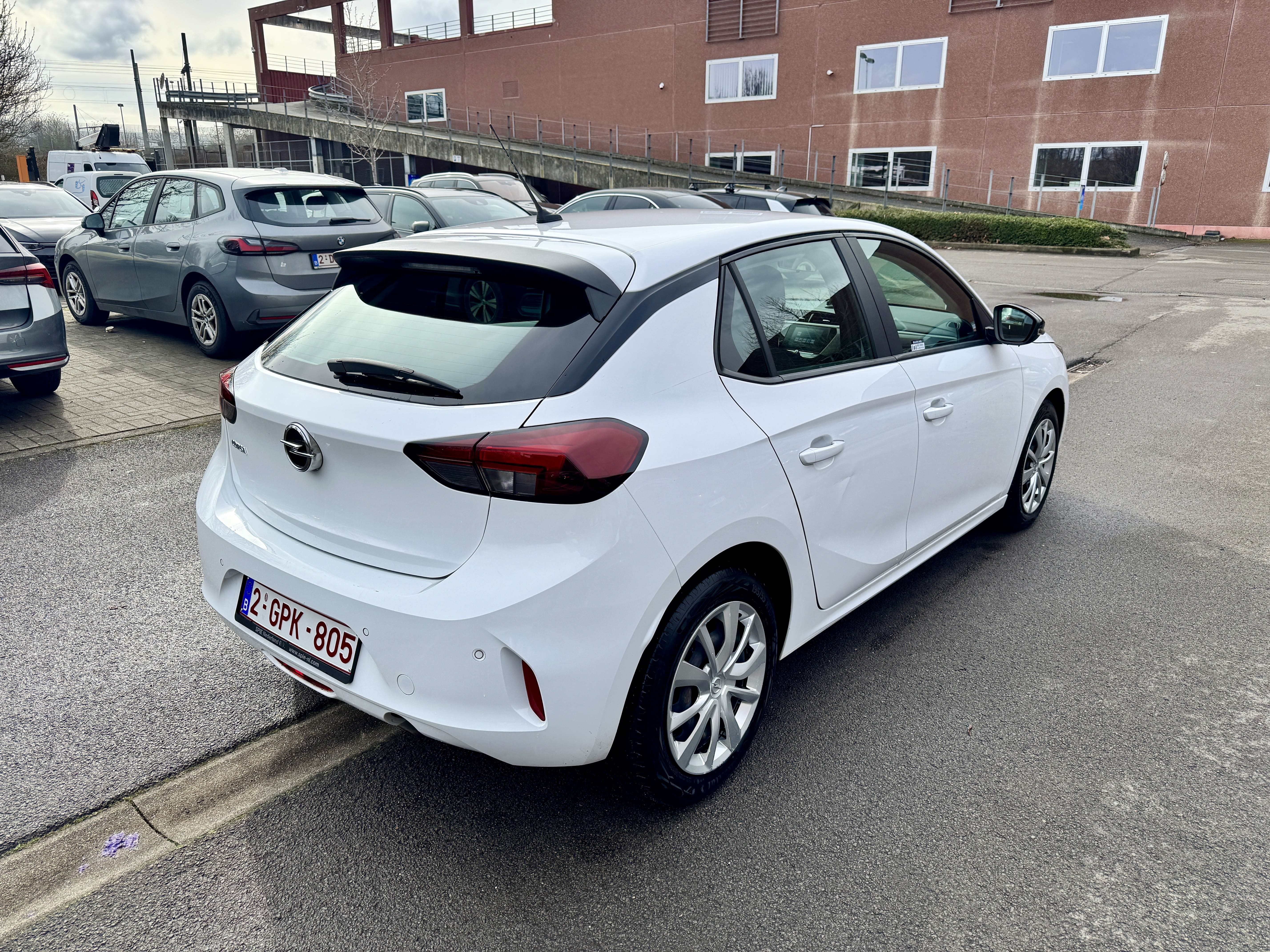 Opel Corsa NEW MODEL PARKING BEPARK GARE DU MIDI - AIRCO - GPS met Bluetooth audio