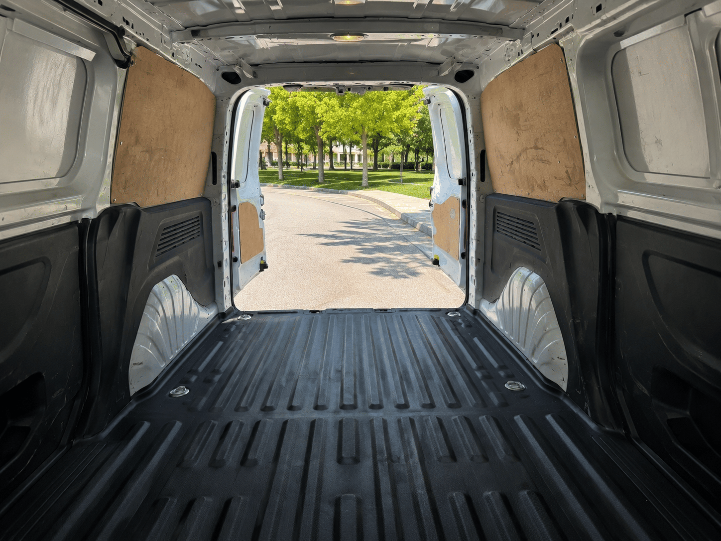 Citroen Berlingo Plataforma Cabina con Puertos de carga USB