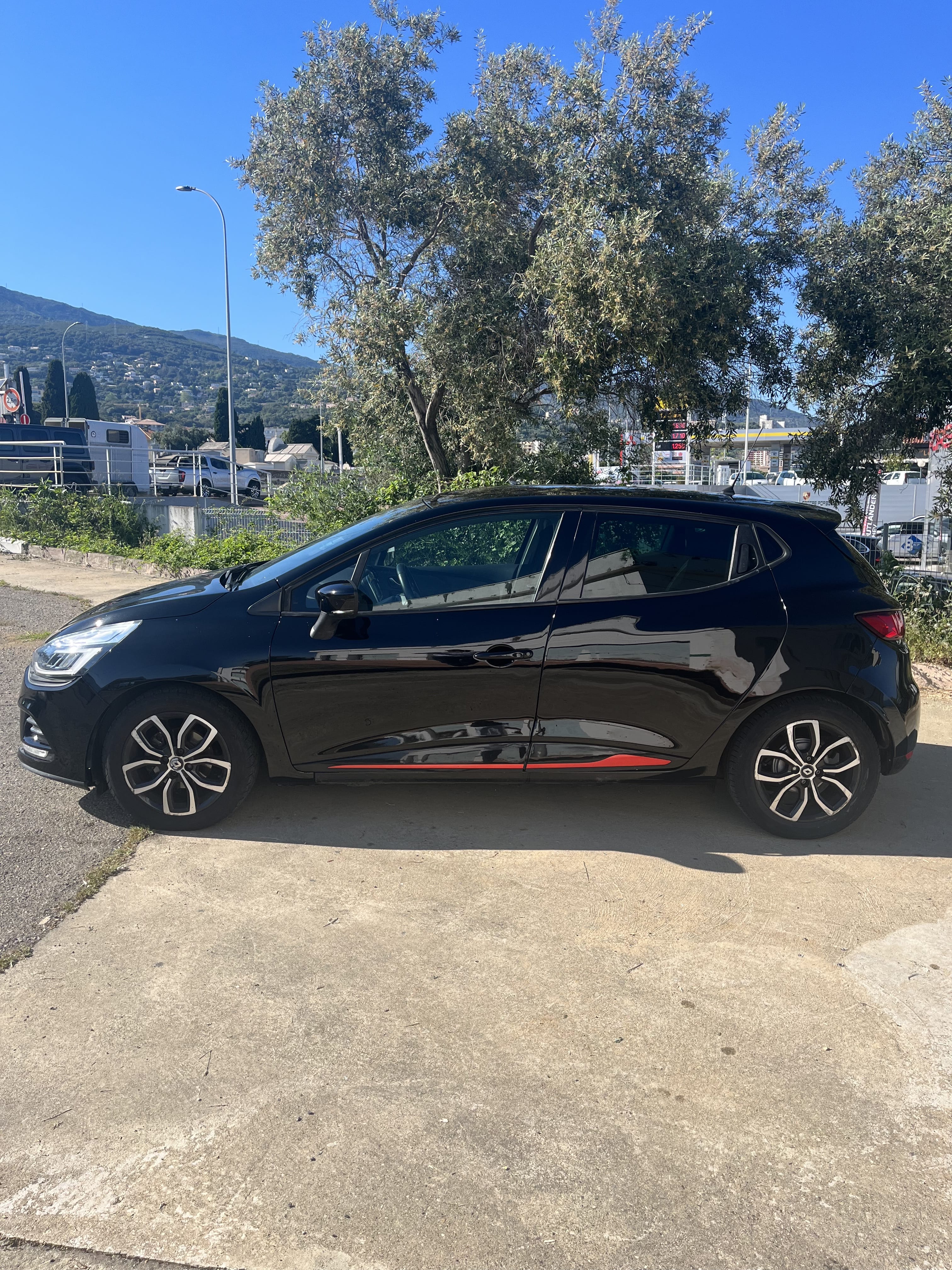 Renault Clio with Air conditioning
