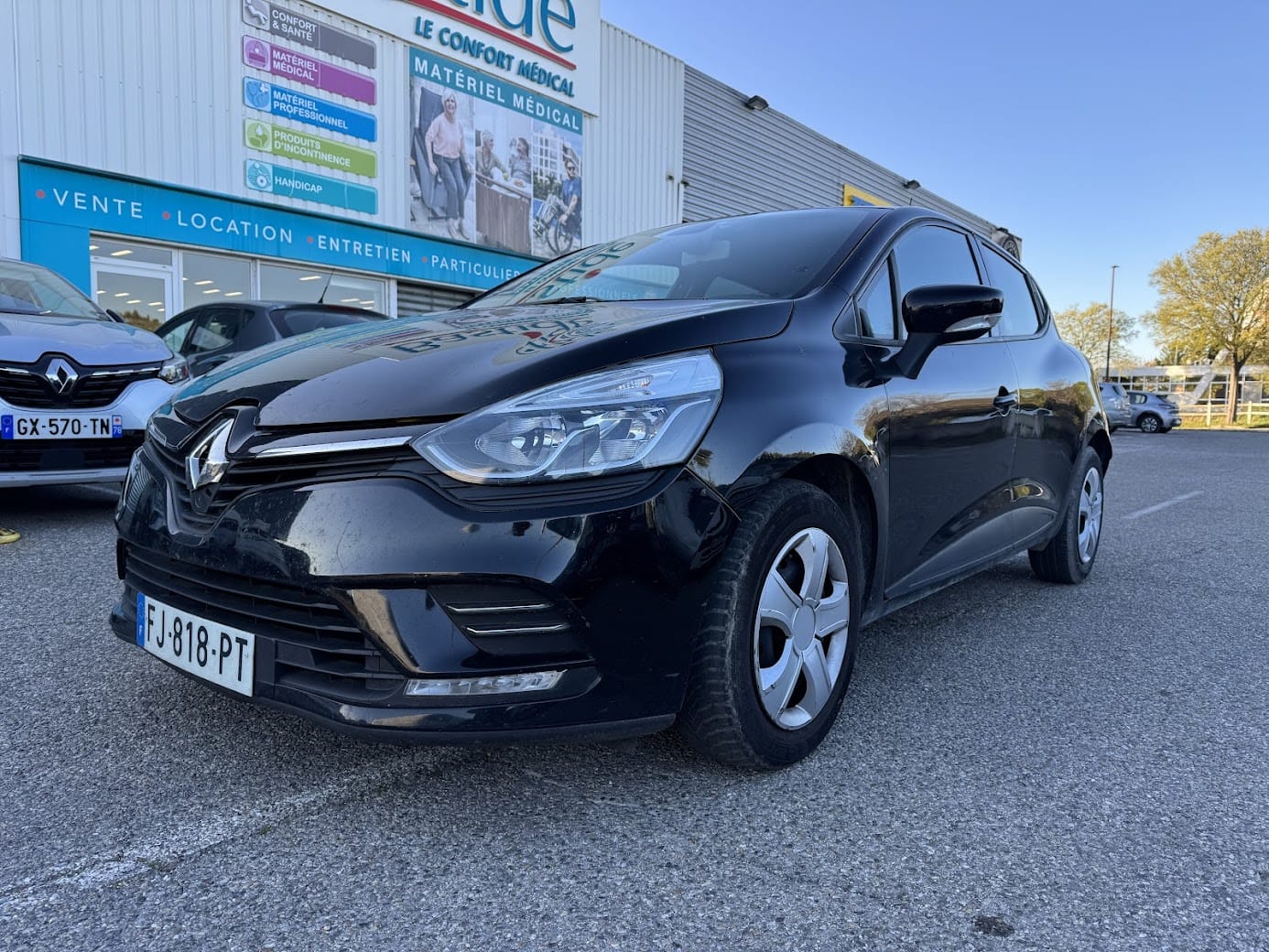 Renault Clio TCE 90 ess FJ818PT, 2019, Essence 95