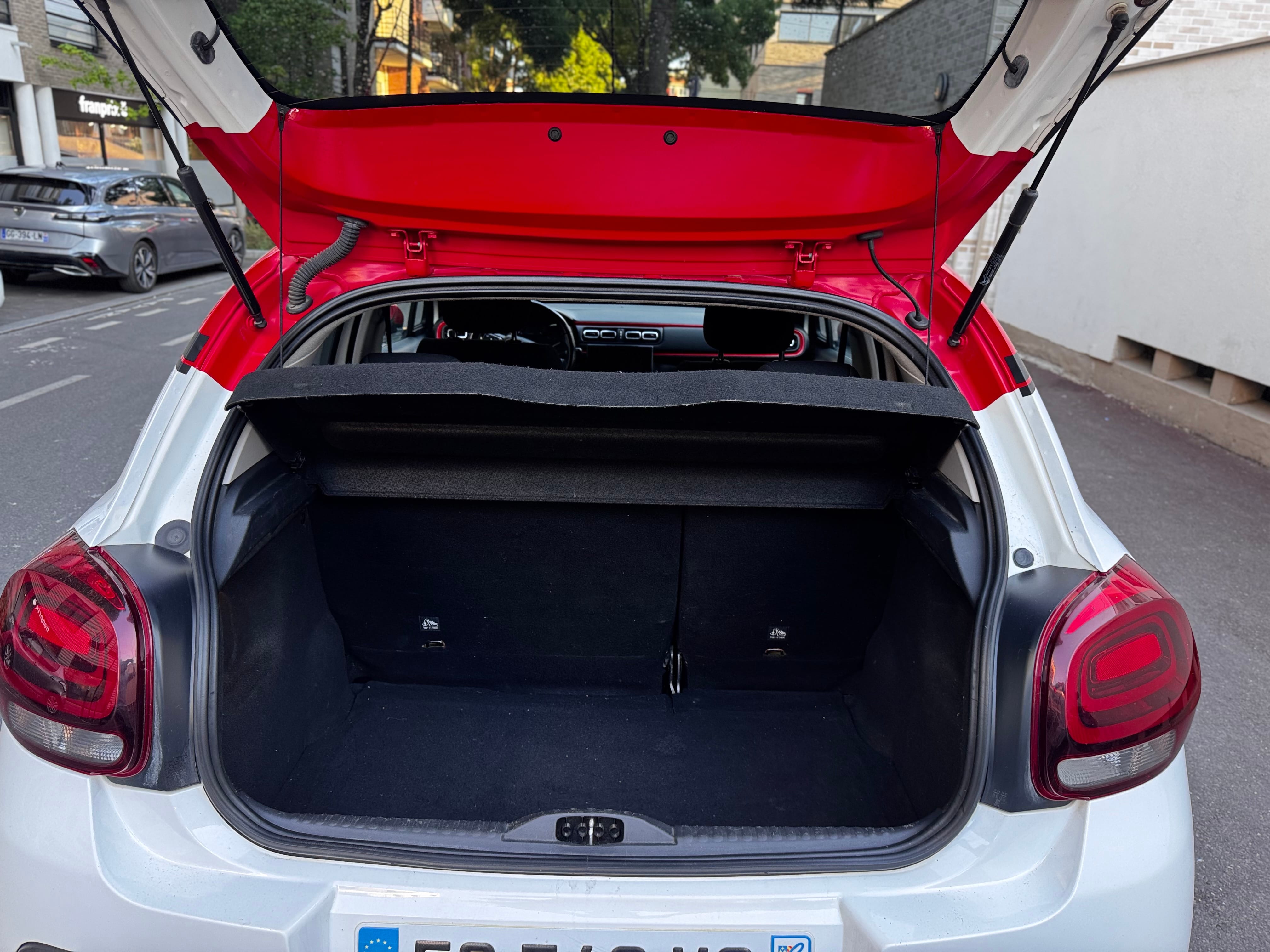 Citroen C3 with USB charging ports