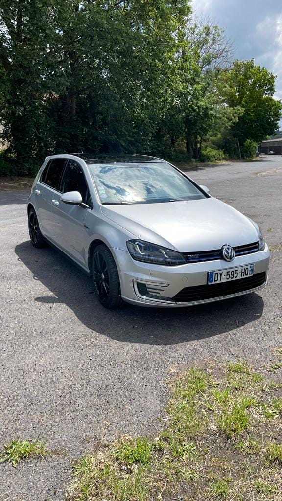 Volkswagen Golf GTE, 2015, Essence 95 / Électrique (hybride), automatique