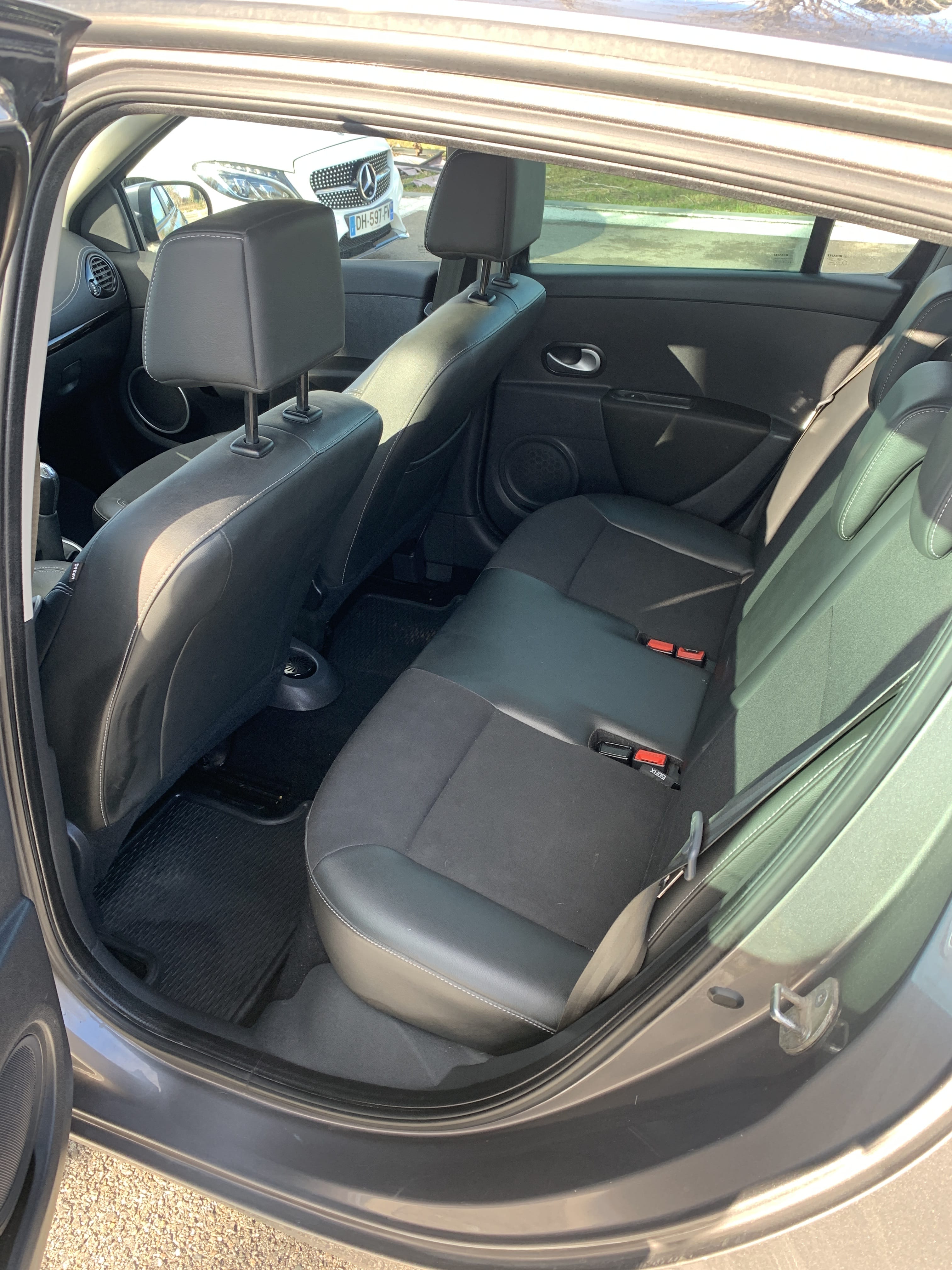 Renault Clio avec Siège bébé