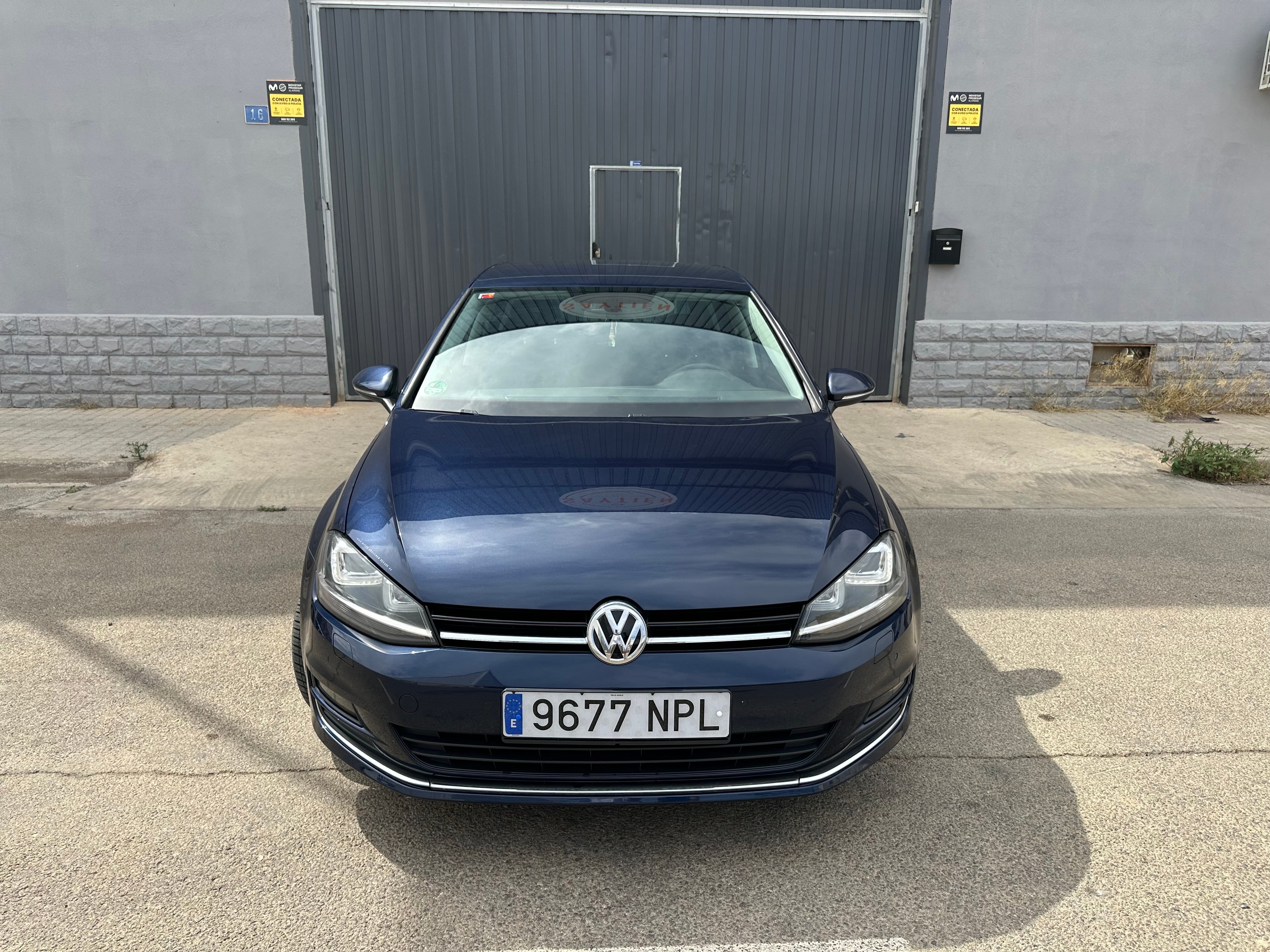 Volkswagen Golf con Puertos de carga USB