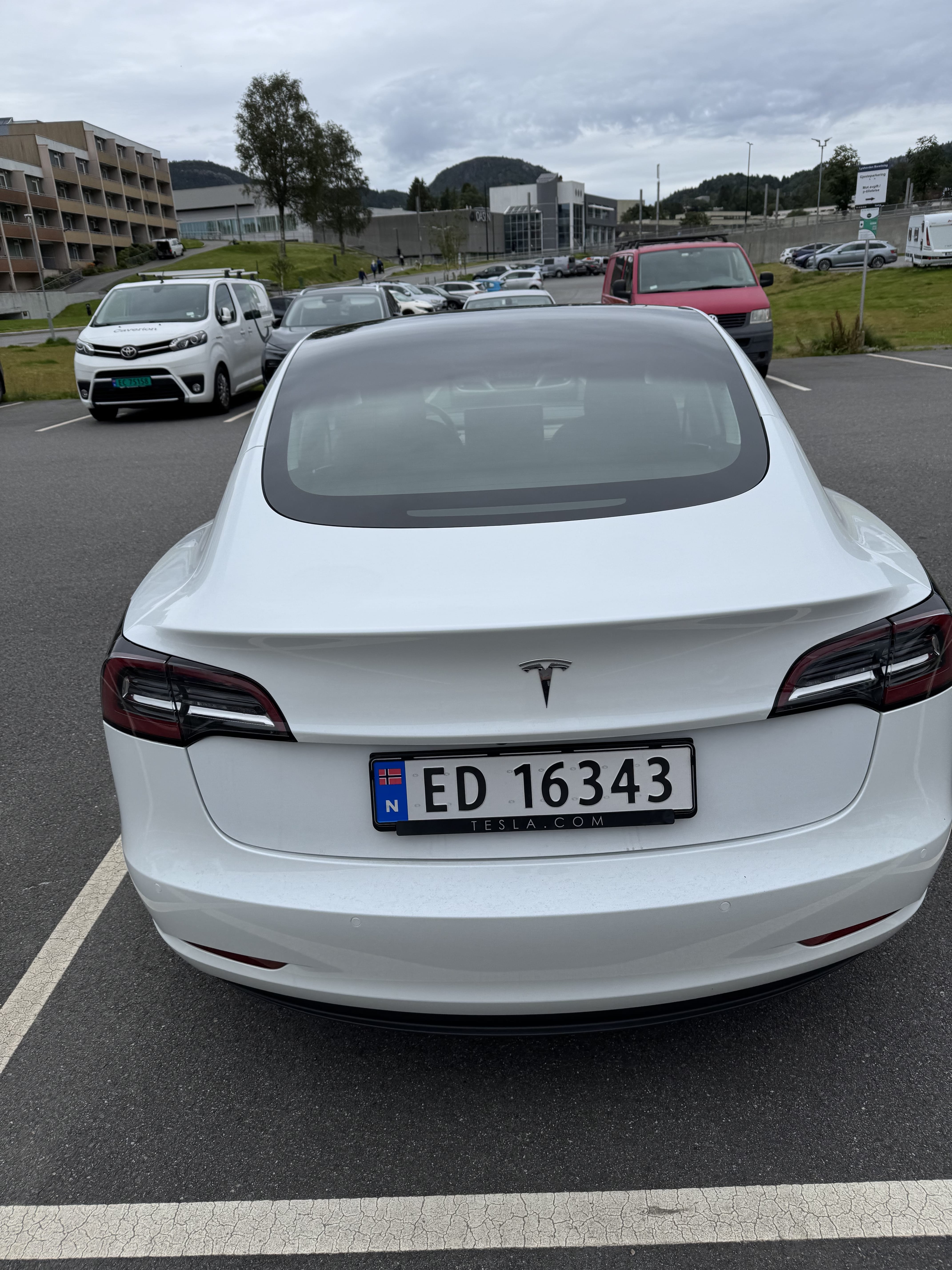 Tesla Model 3 Standard Range Plus med Dashcam