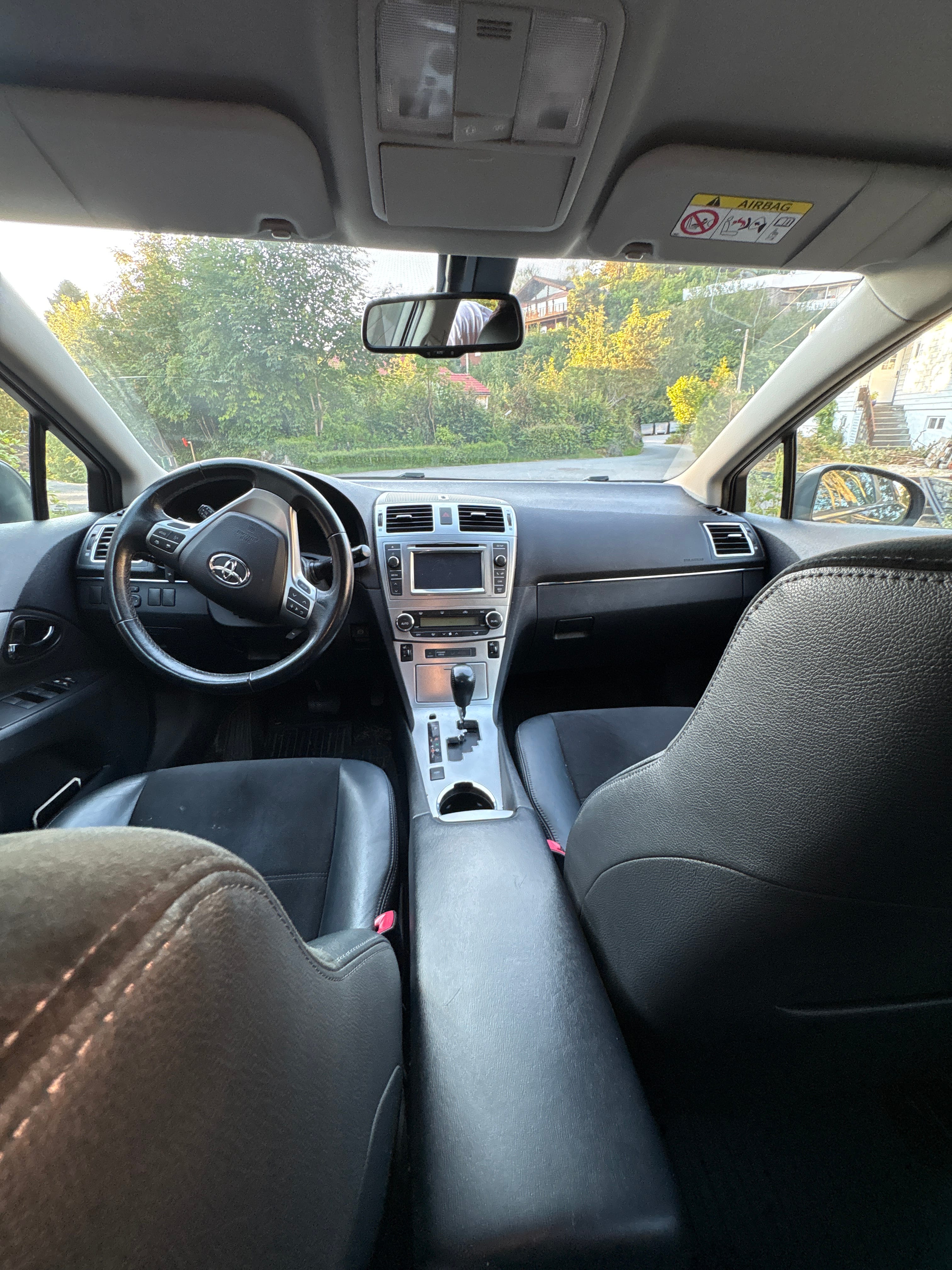 Toyota Avensis med Cruisekontroll