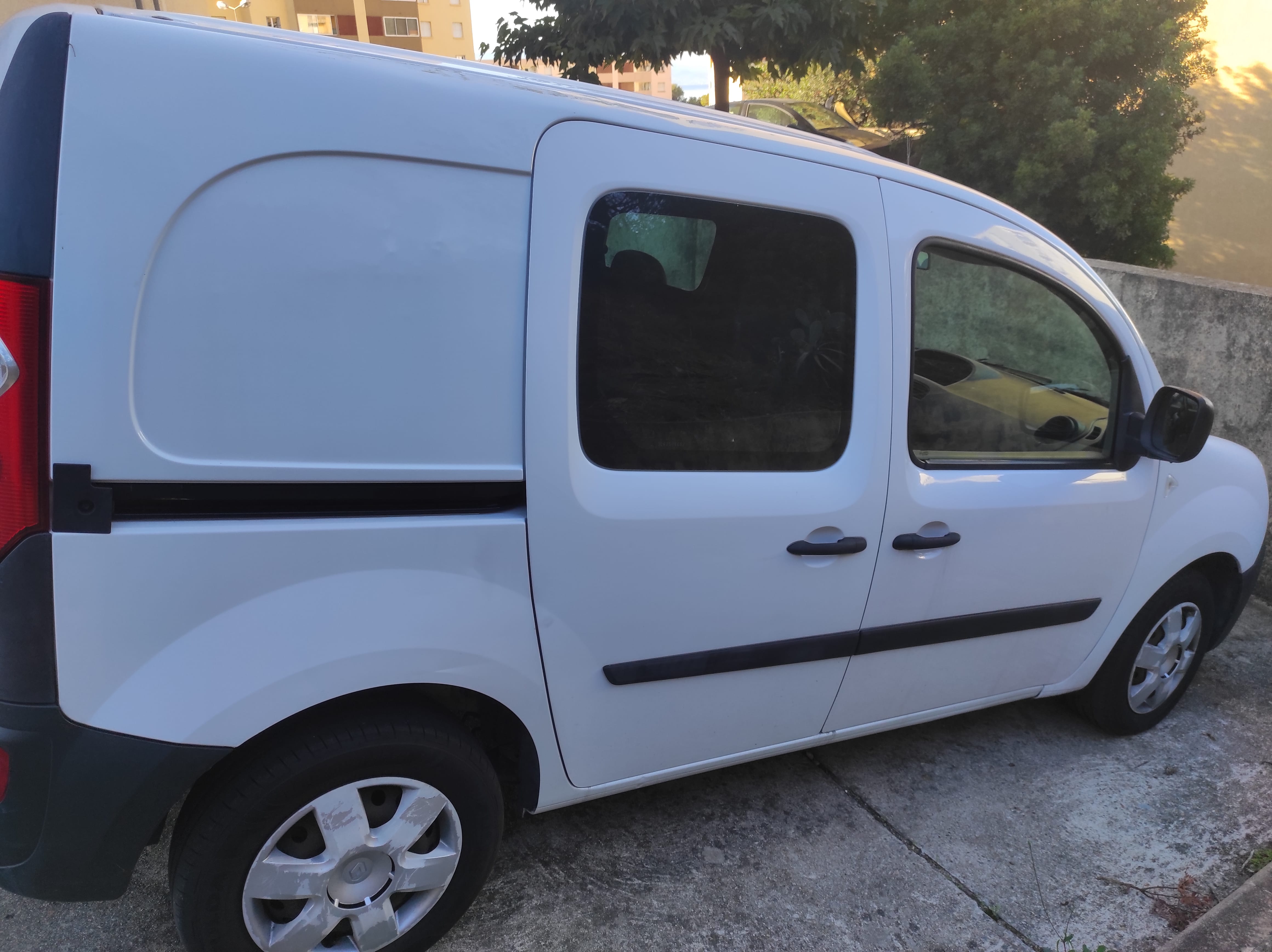 Renault Kangoo Fourgon avec Entrée audio / iPod