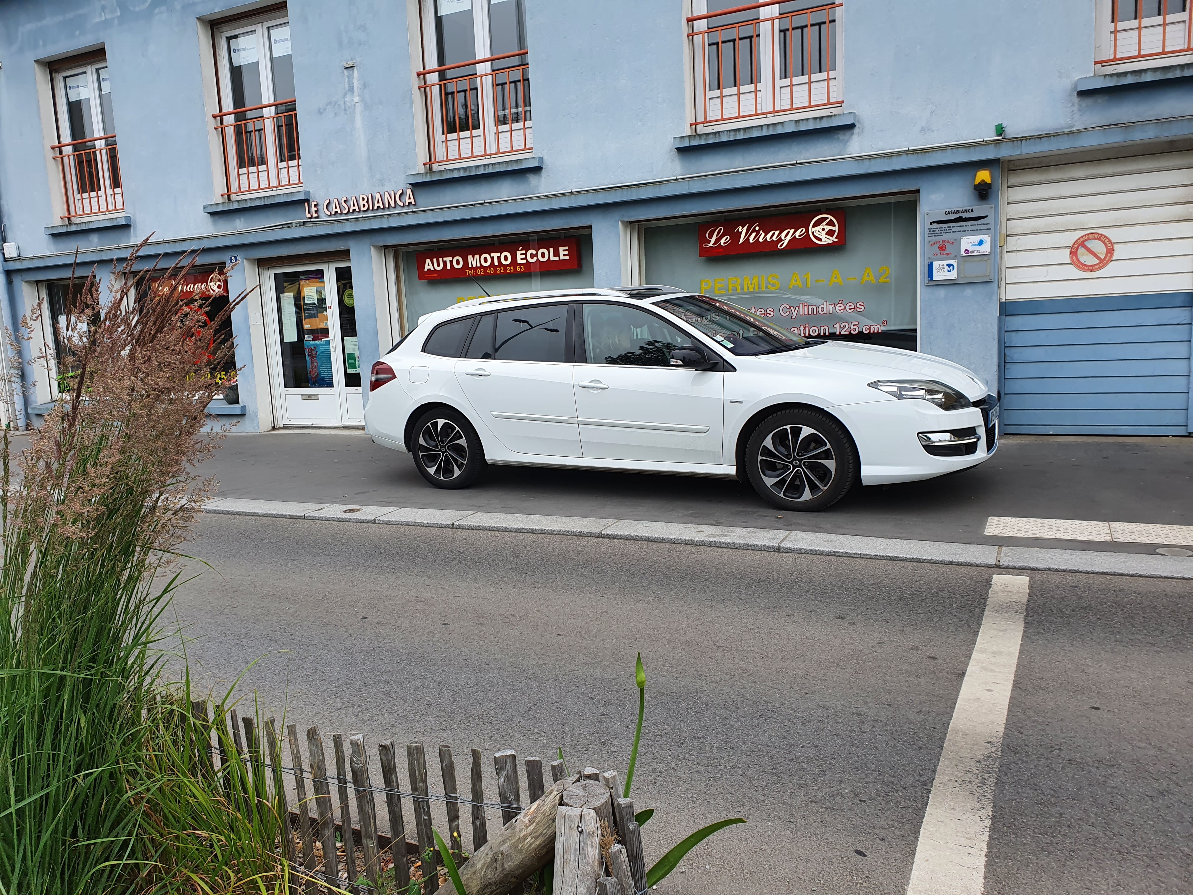 Renault Laguna Estate avec GPS