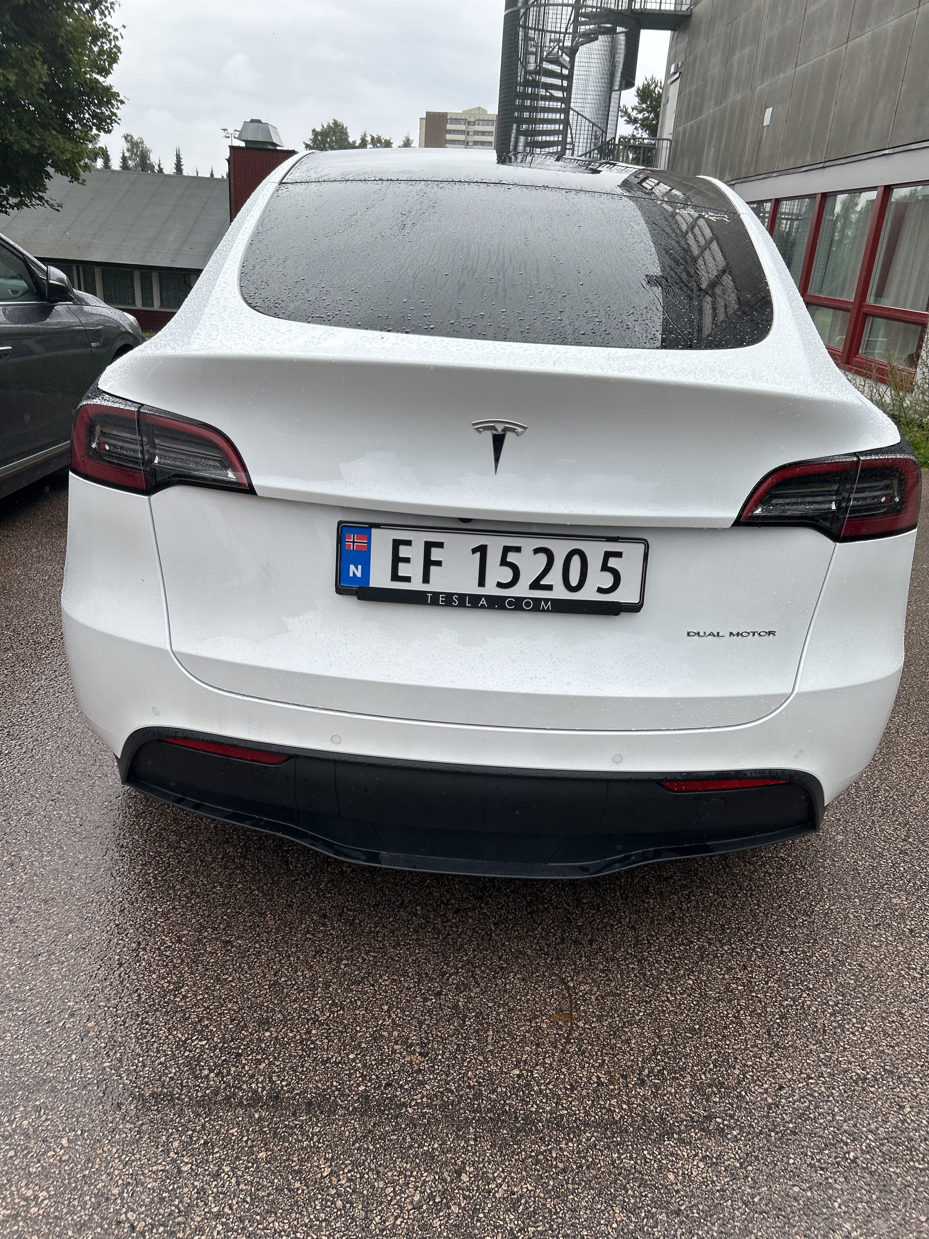 Tesla Model Y Long Range med GPS