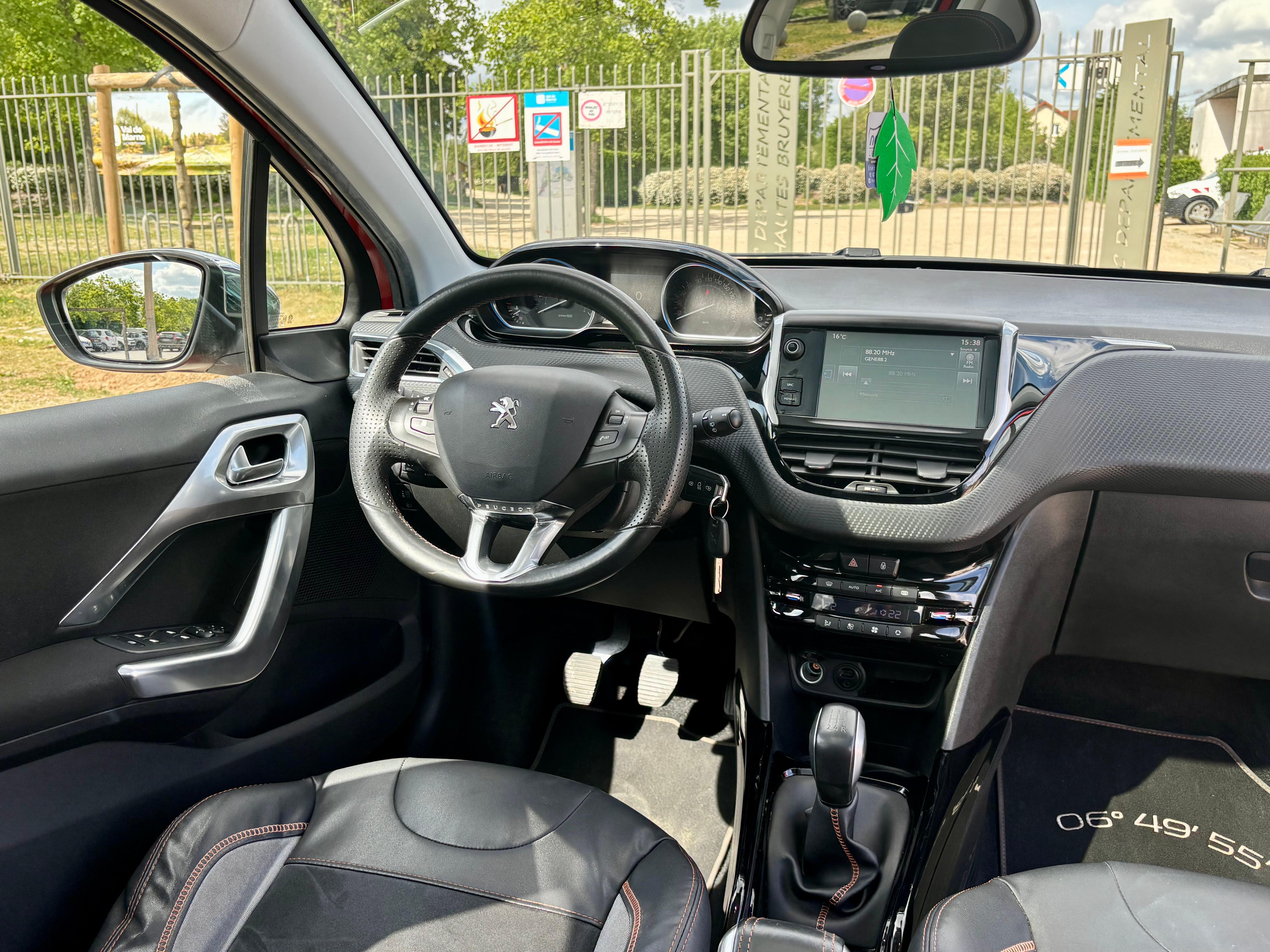 Peugeot 2008 avec GPS