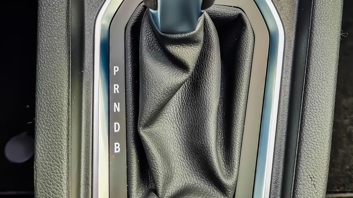 Renault Clio E-tech 140ch Boite Auto (FY201) (Clim, Régulateur, Bluetooth, USB, Connectivité smartphone, ..) # avec Climatisation
