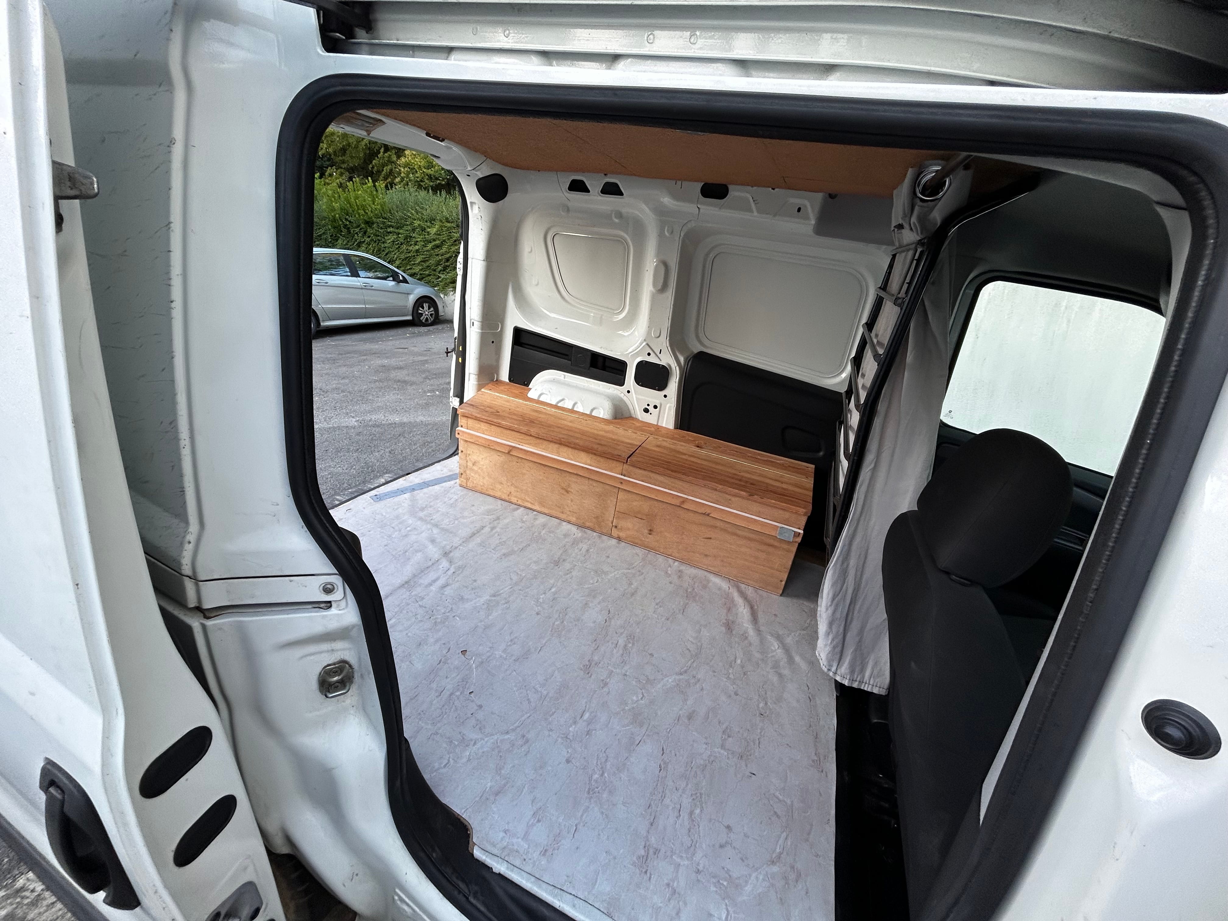 Fiat Doblo Cargo (utilitaire/mini-camper) con Radio 