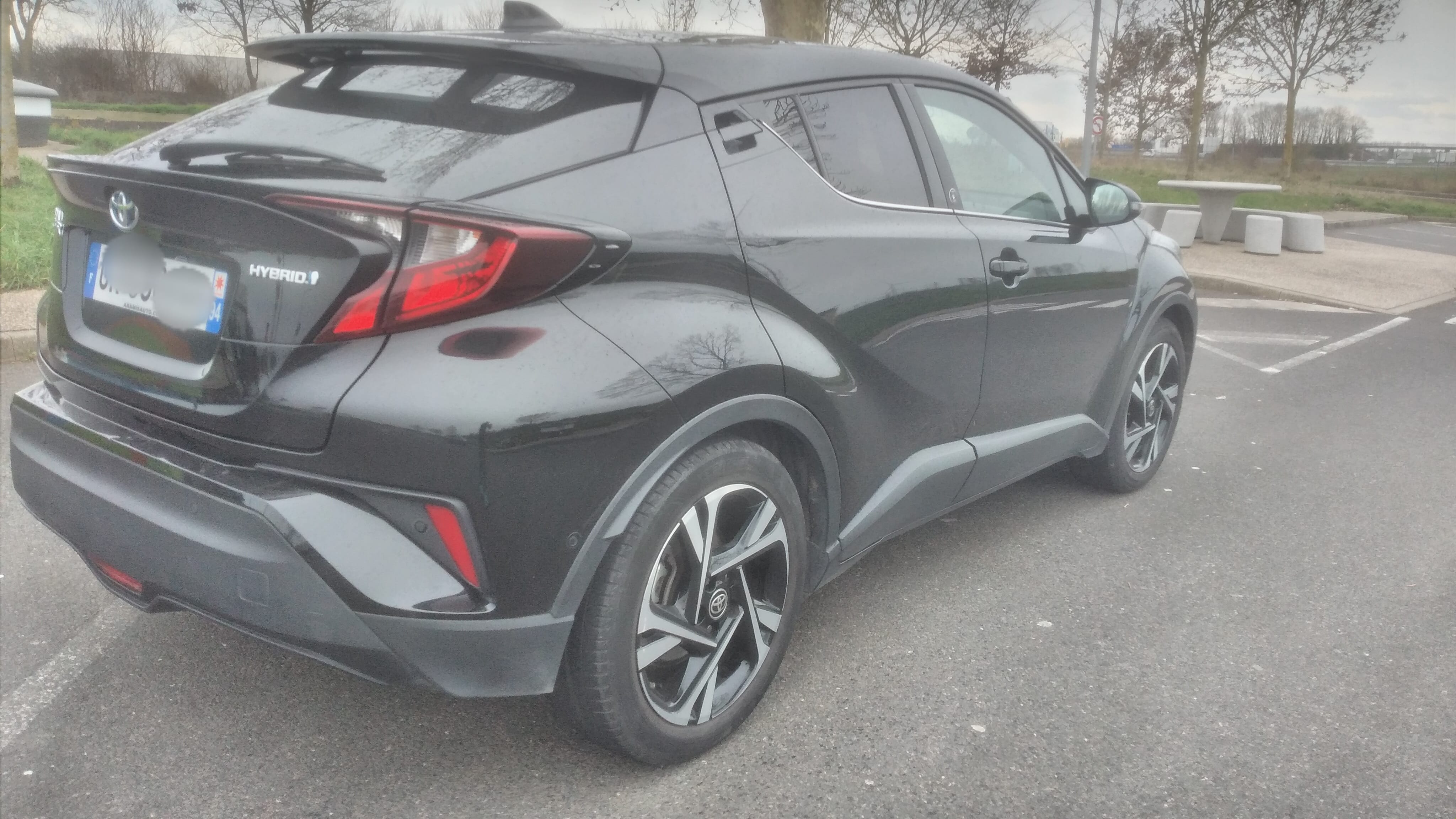 Toyota C-HR Hybrid avec GPS