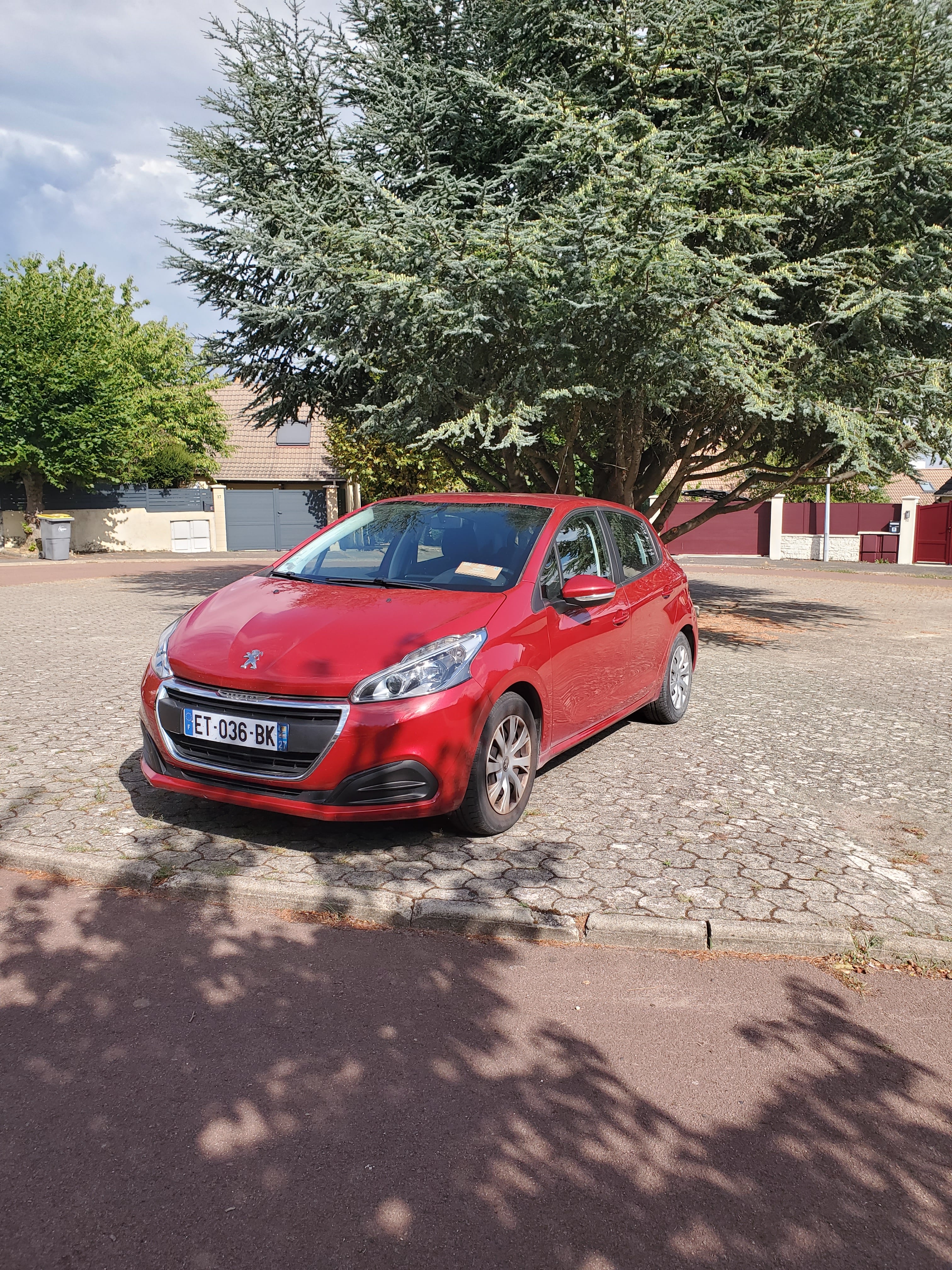 Peugeot 208, 2017, Essence 95