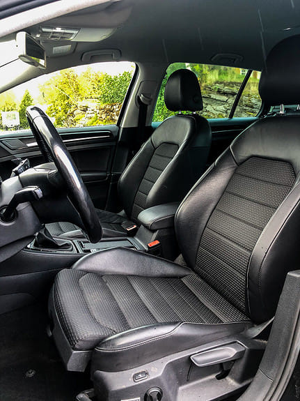 Volkswagen Golf TDI with Bluetooth audio