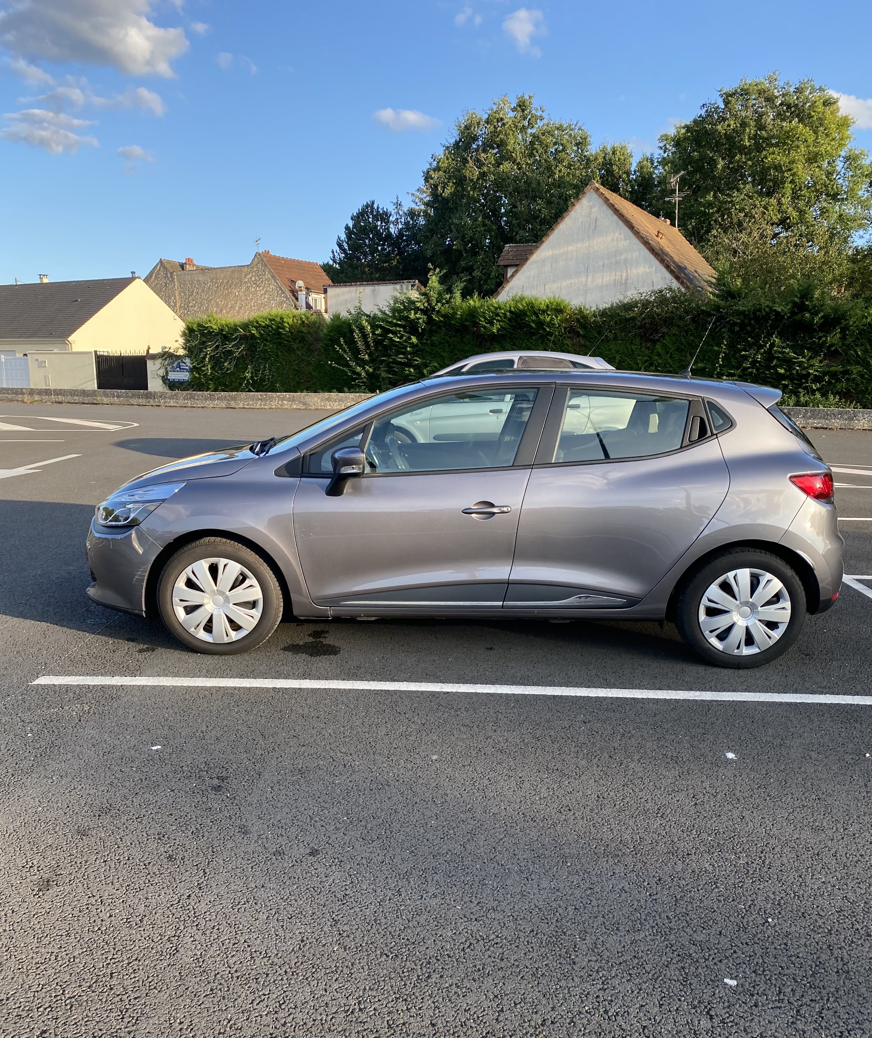 Renault Clio Business grise avec Climatisation