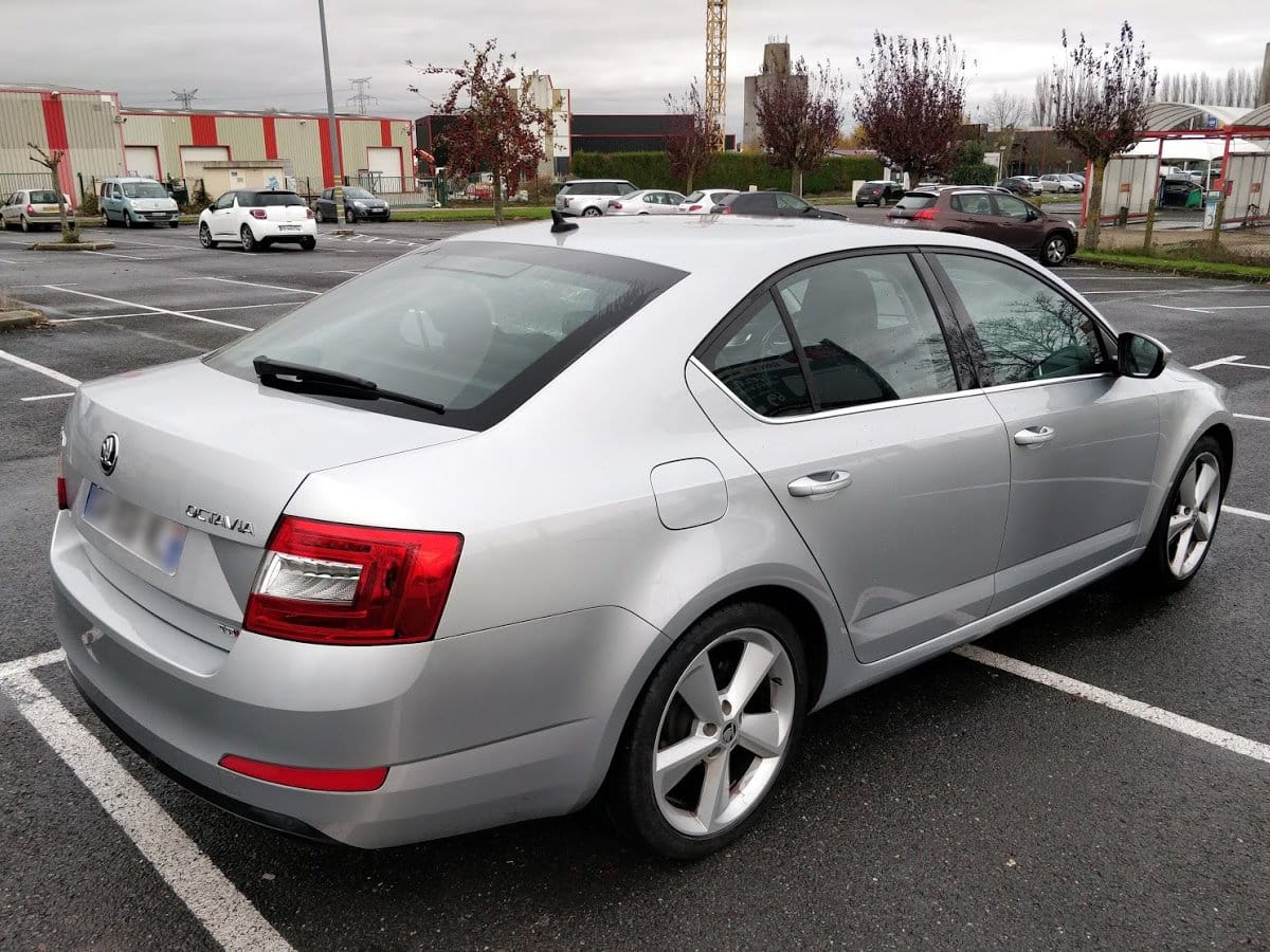 Skoda Octavia 2L TDI - 5 places avec Climatisation