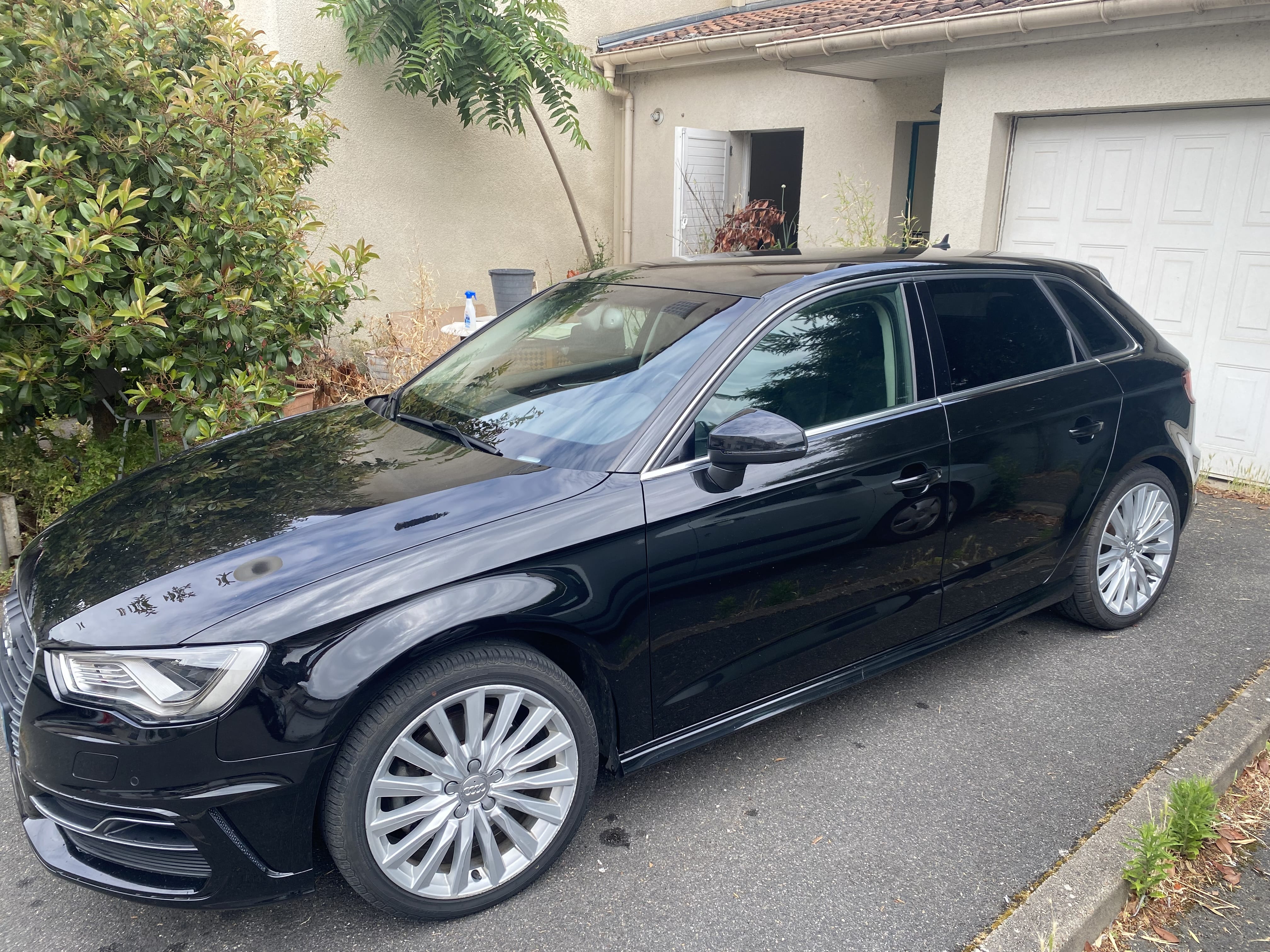 Audi A3 Sportback e-tron avec Climatisation
