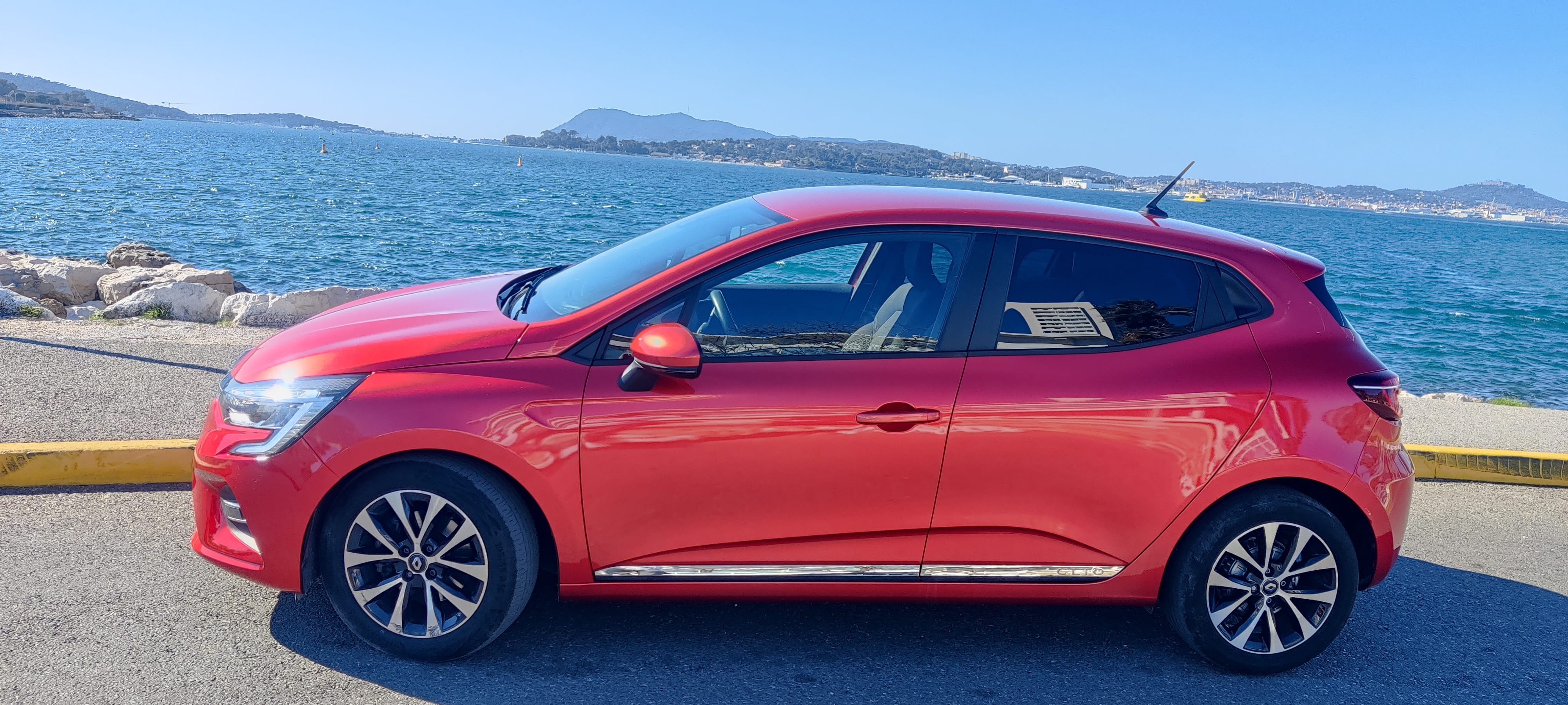 Renault Clio Zen avec Climatisation