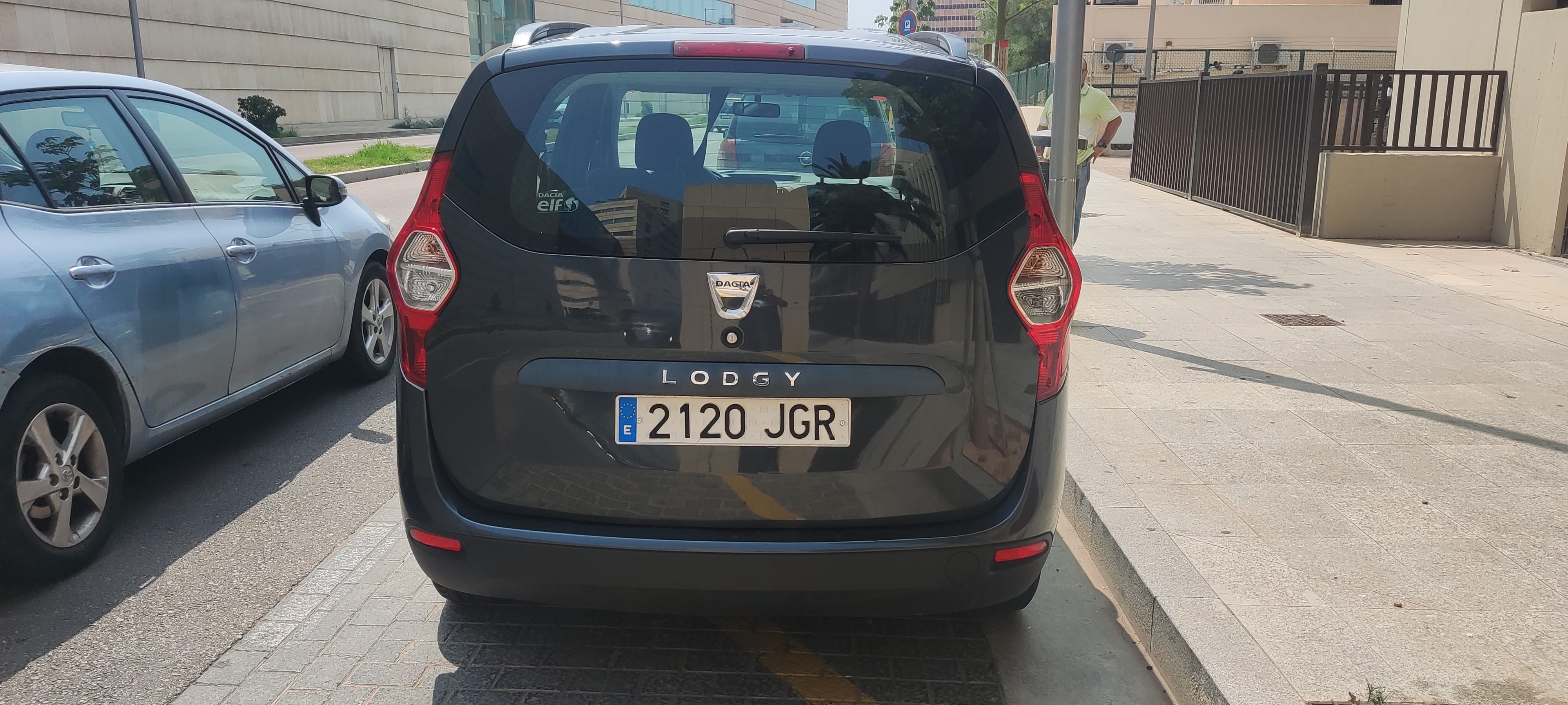 Dacia Lodgy con Silla infantil