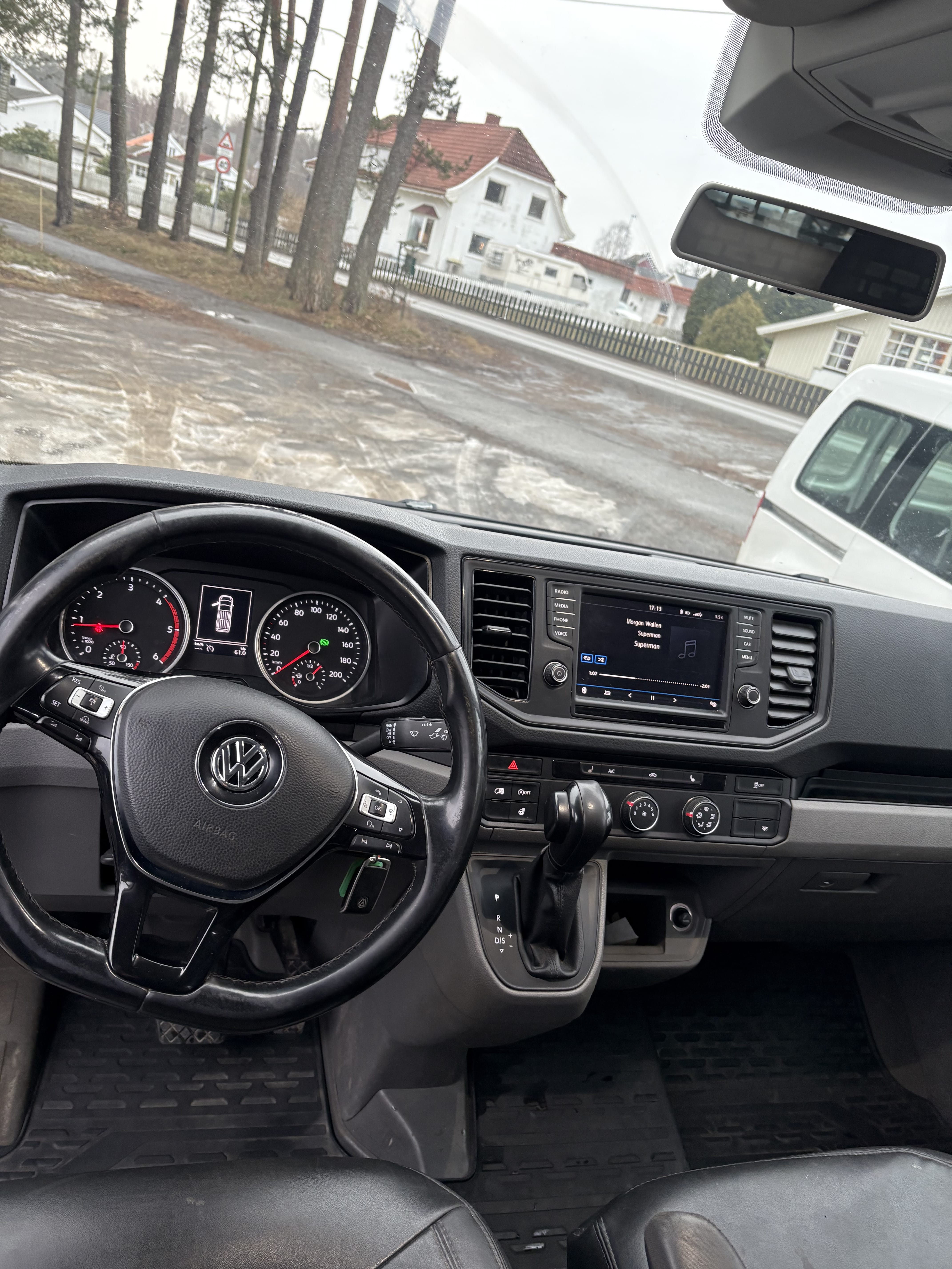 Volkswagen Crafter Varebil med GPS