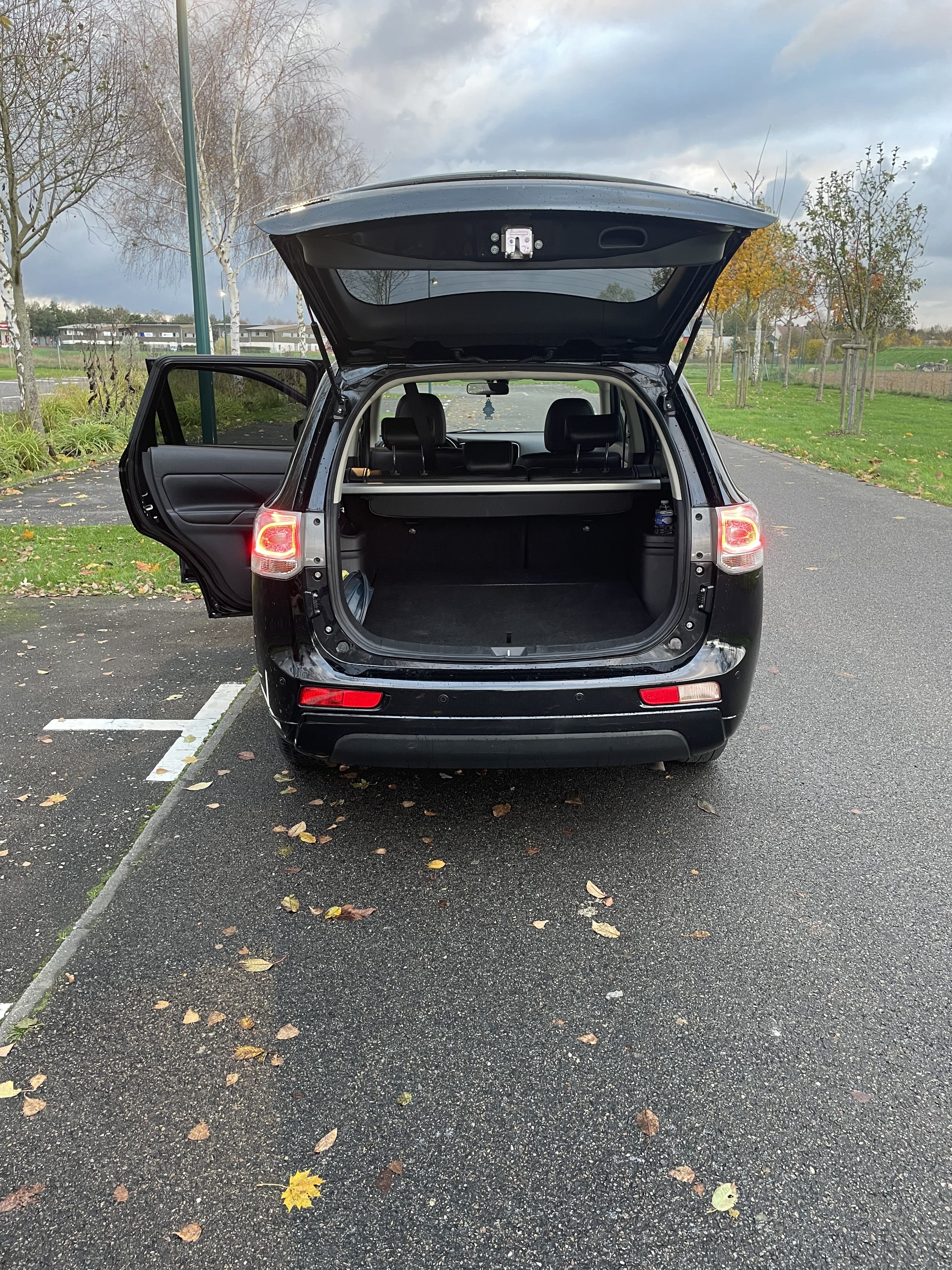 Mitsubishi Outlander PHEV SE avec Climatisation