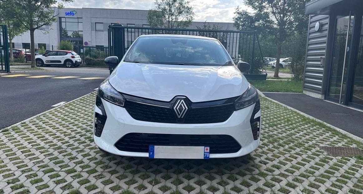 Renault Clio with Cruise control