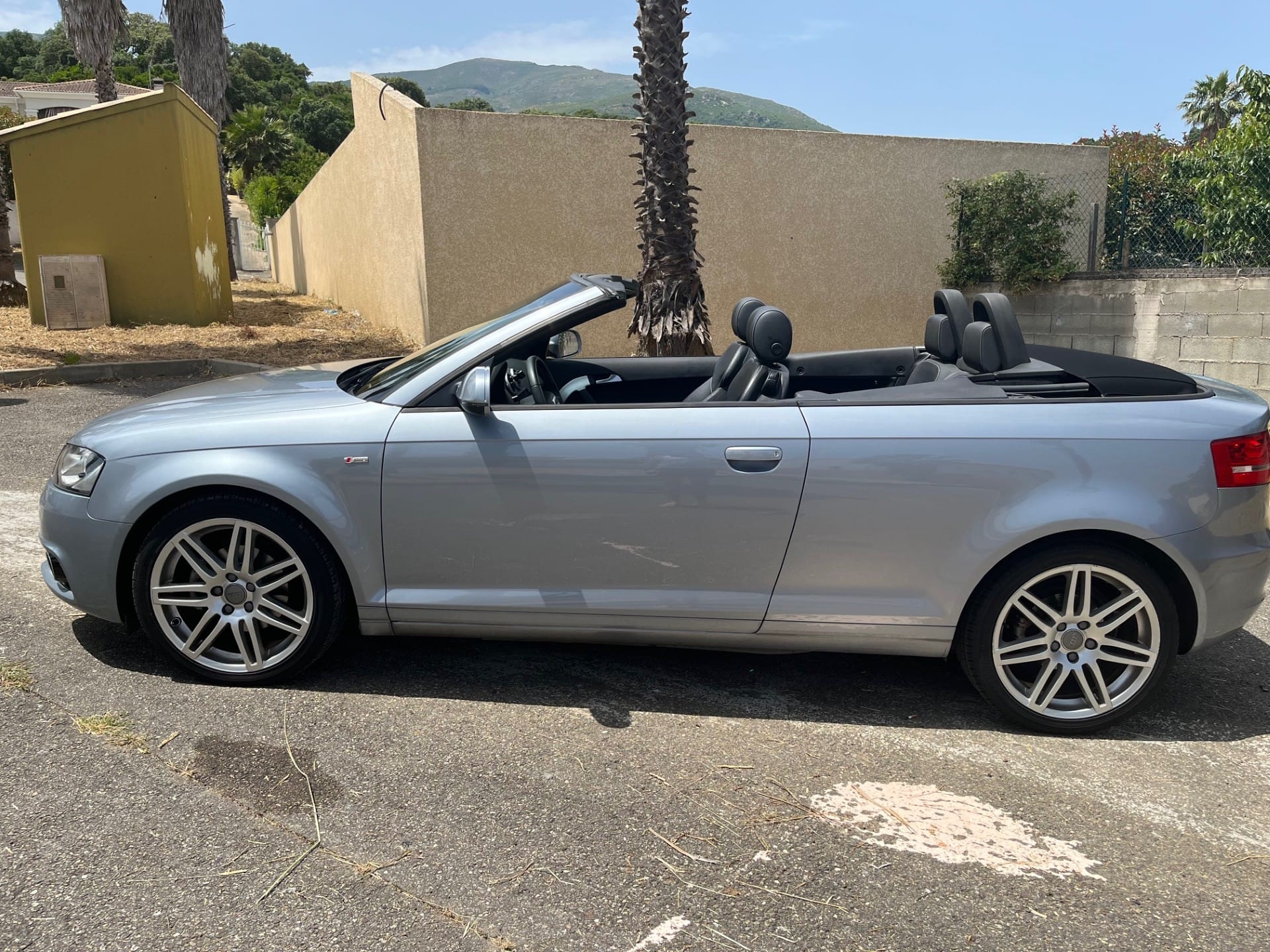 Audi A3 Cabriolet 2.0 DIESEL avec Climatisation