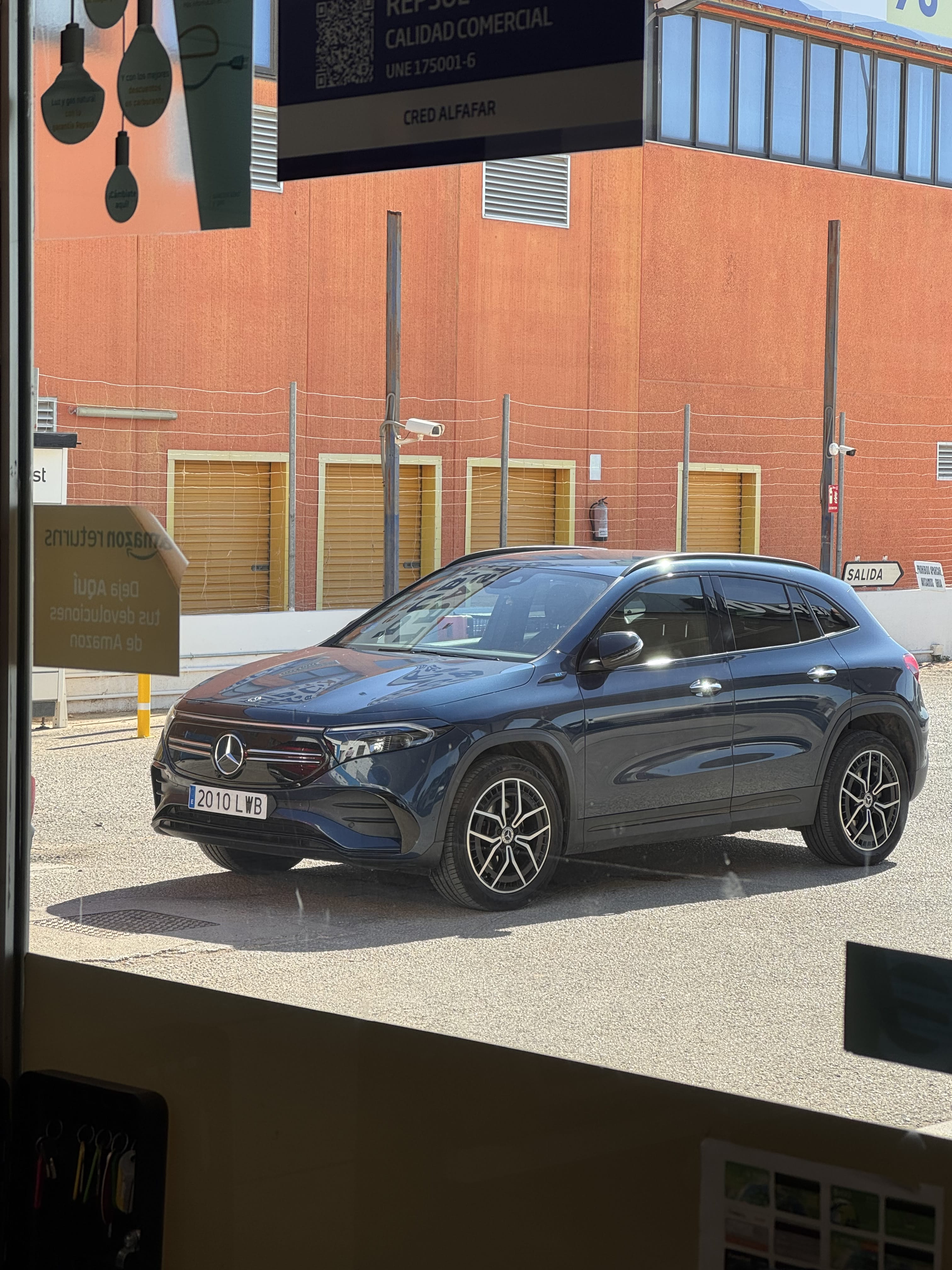 Mercedes-Benz EQA 250 with Baby seat