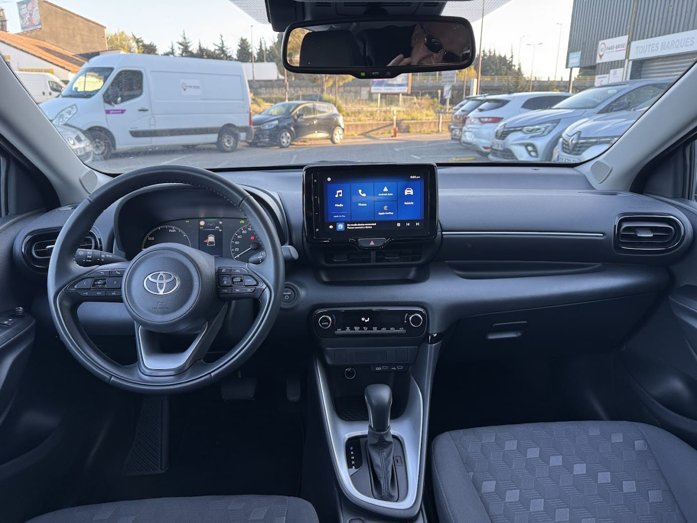 Toyota Yaris Hybride Ess BV auto HH437GD- avec Siège bébé