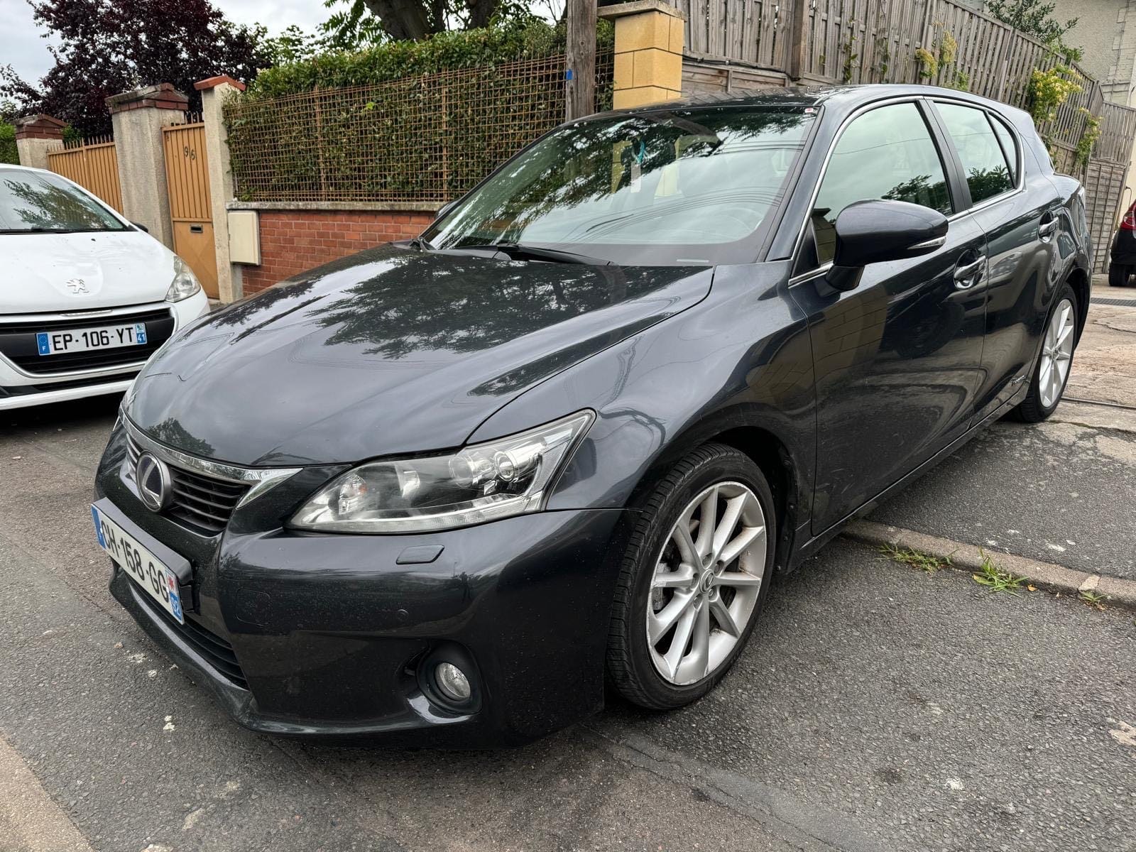 Lexus CT 200h Hybride, 2012, Essence 98 / Électrique (hybride), automatique