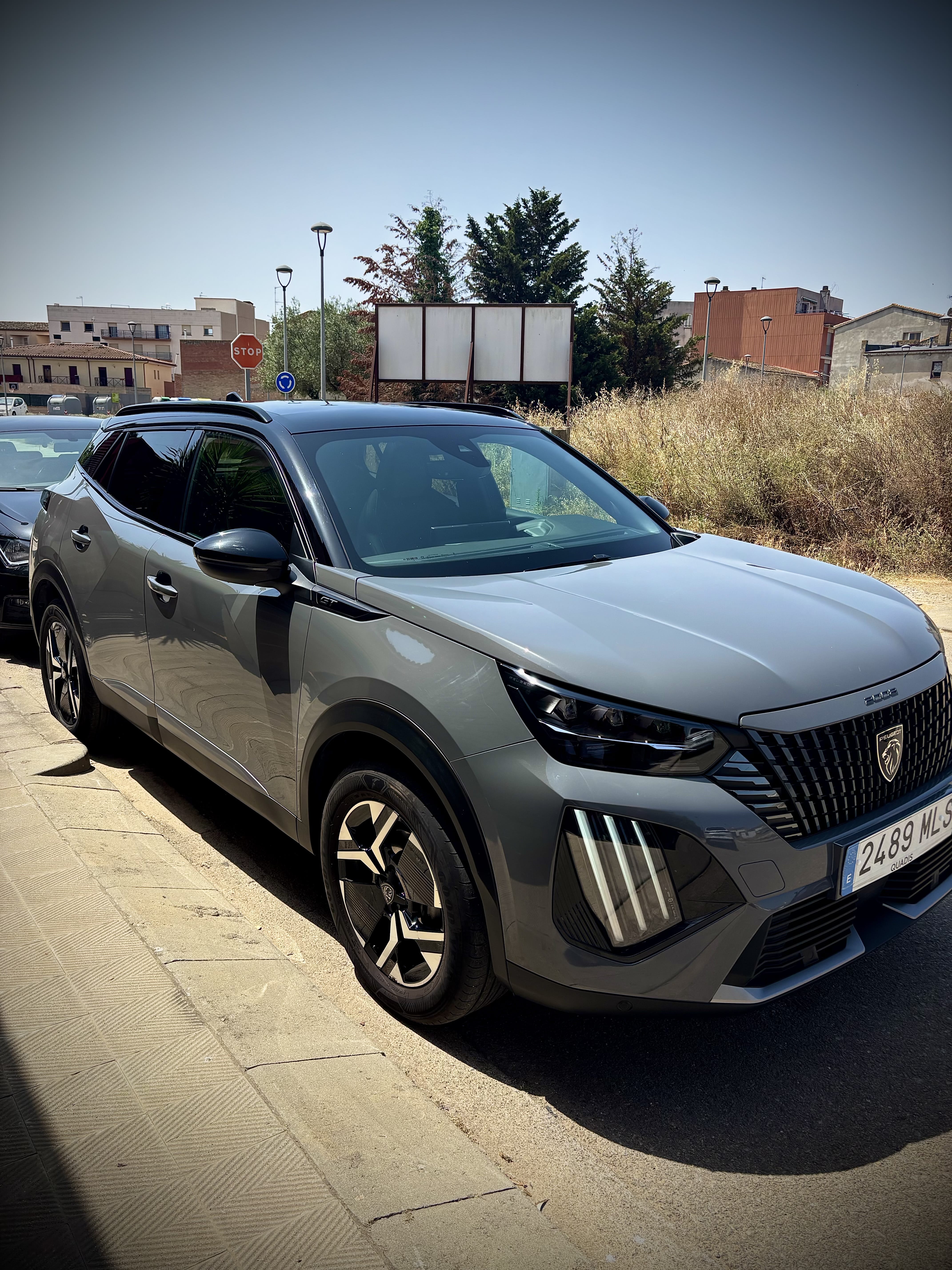 Peugeot 2008 GT con Dashcam
