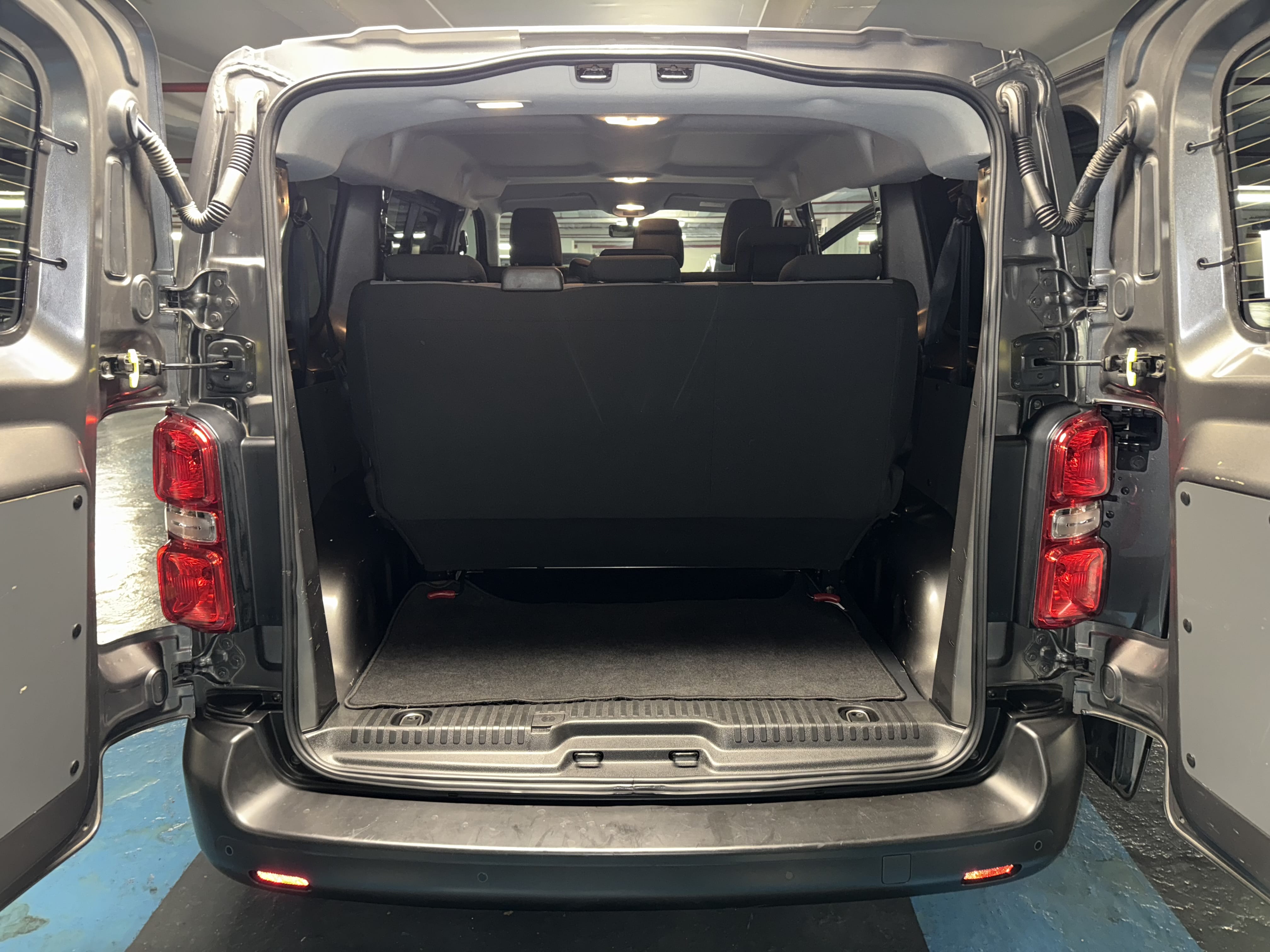 Toyota Proace Verso mit Navigationsgerät