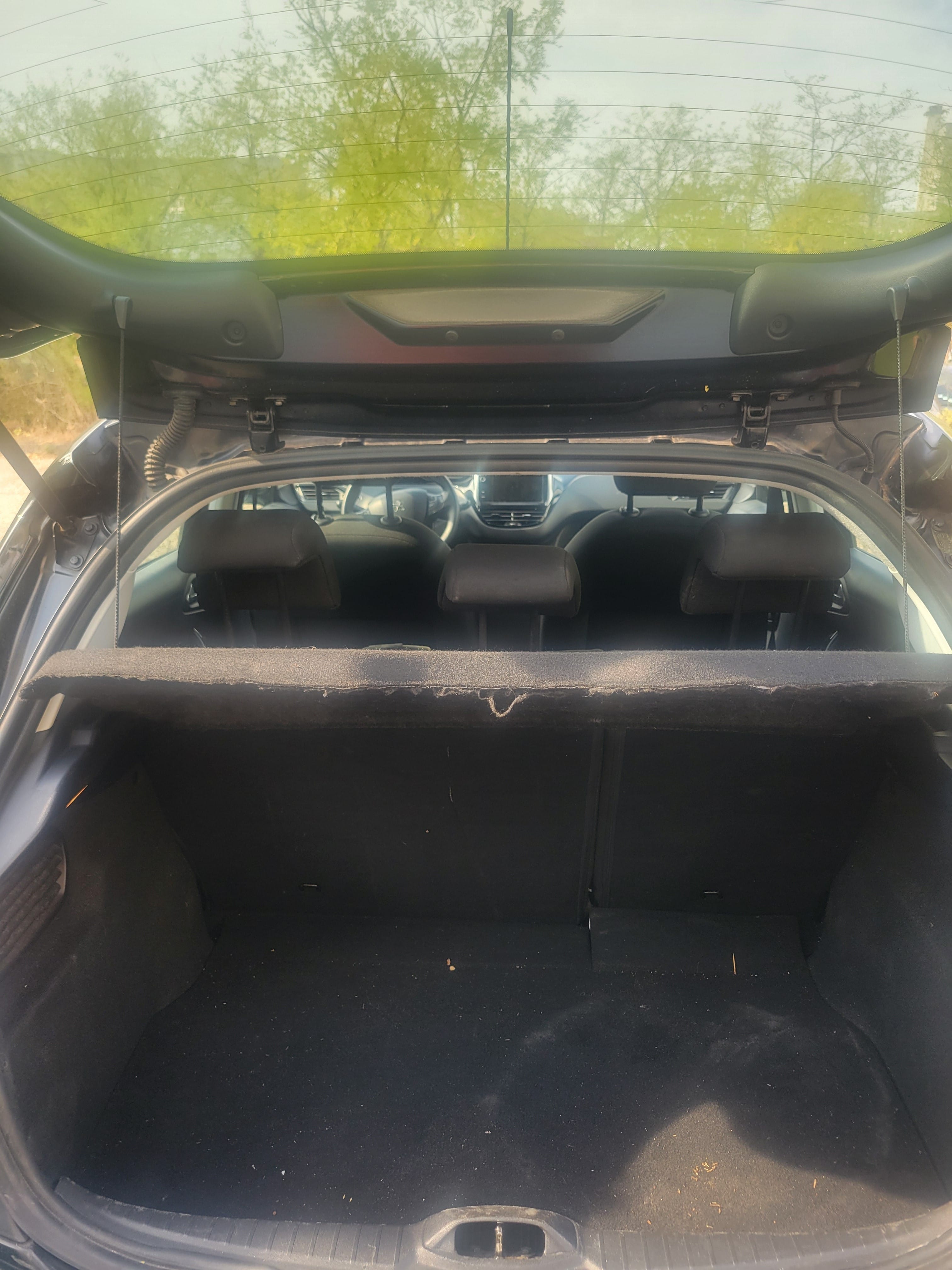 Peugeot 208 avec Siège bébé
