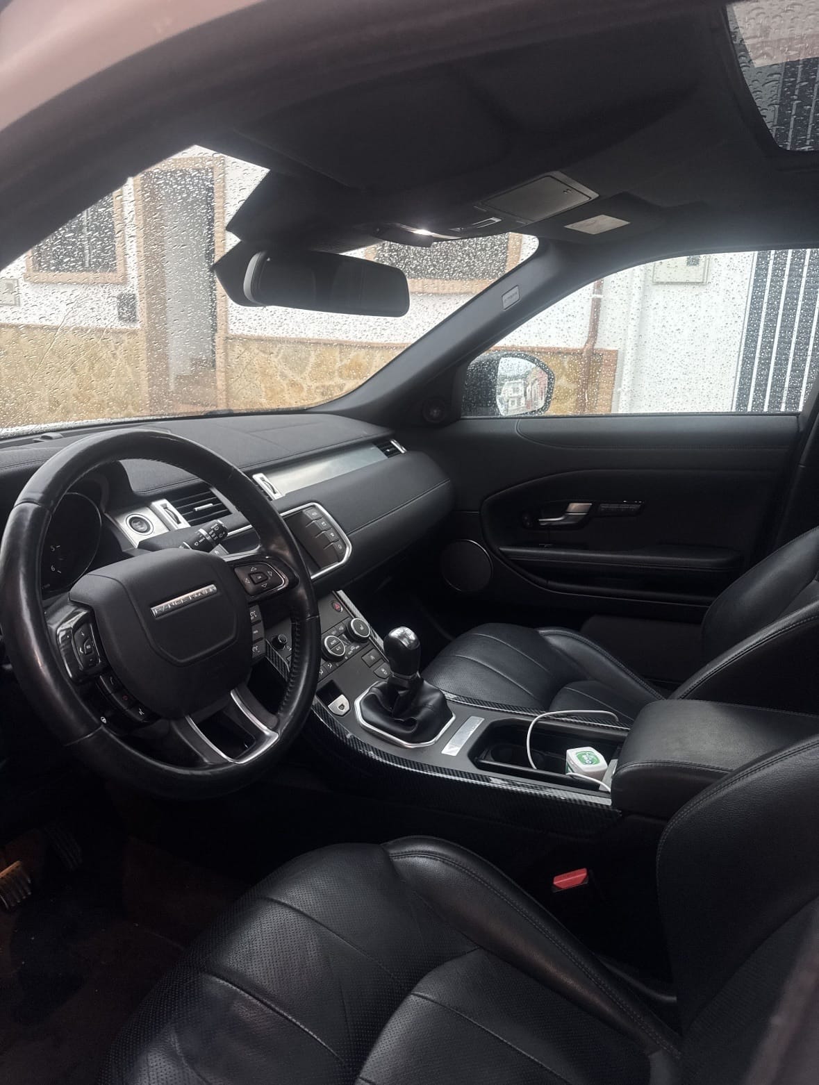 Land-Rover Range Rover Evoque with Cruise control