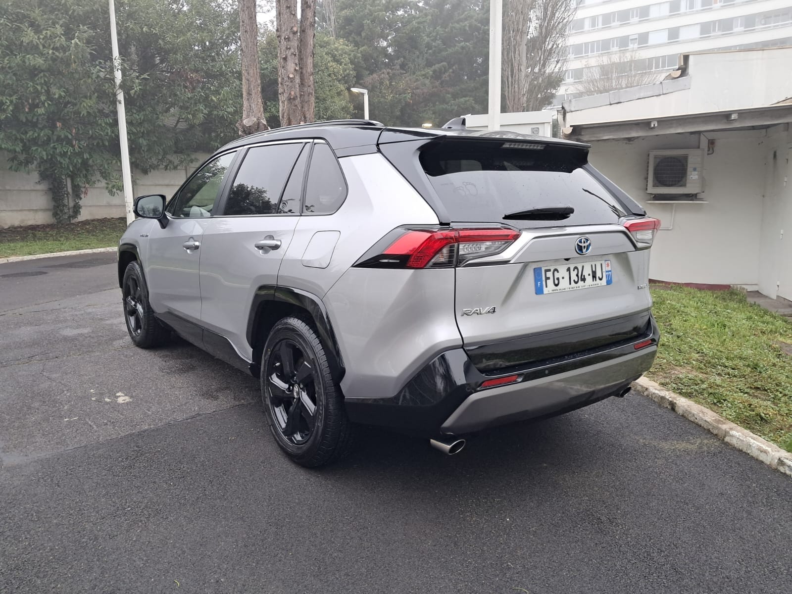 Toyota RAV 4 Hybride avec GPS