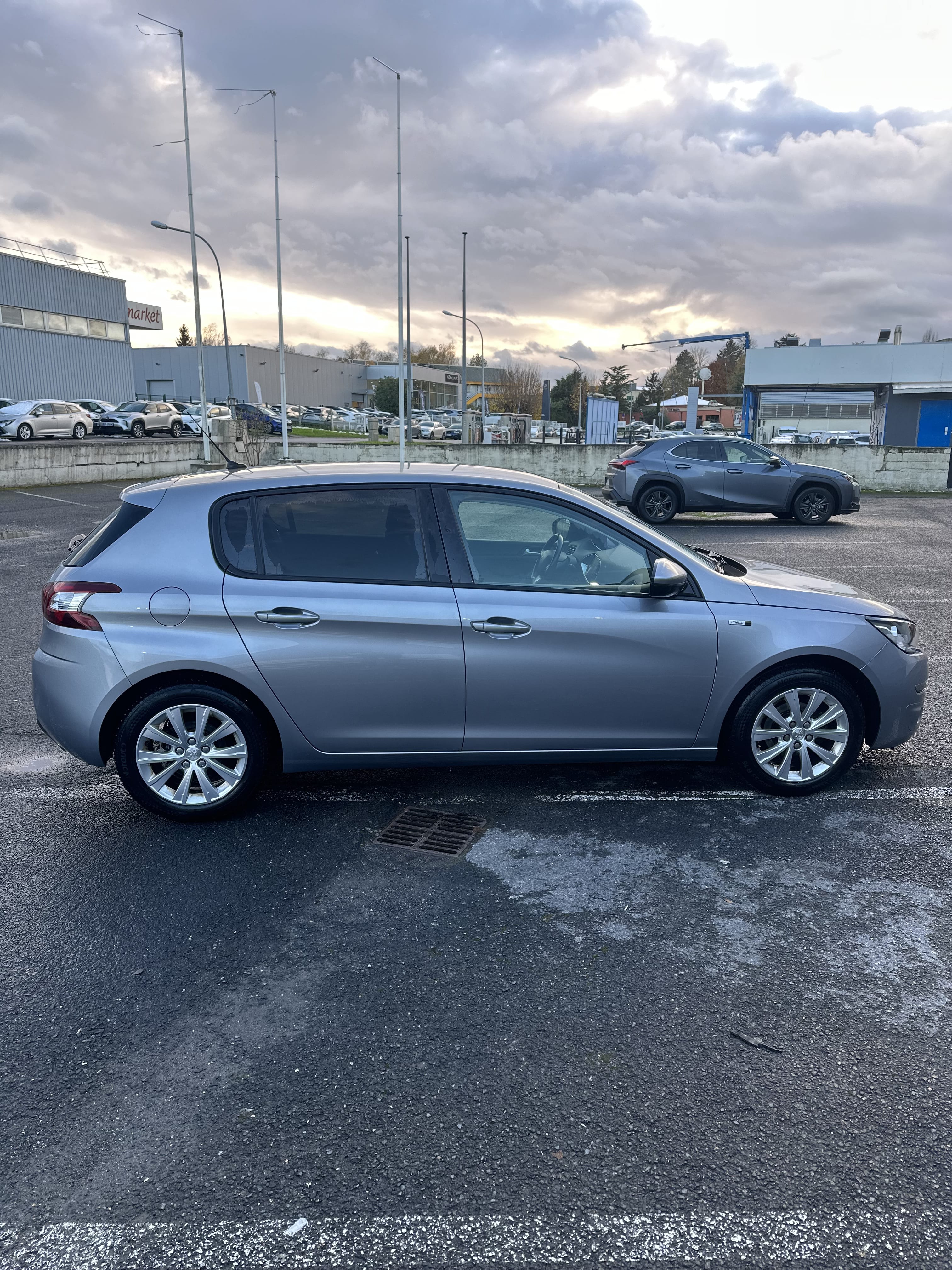 Peugeot 308 avec Climatisation