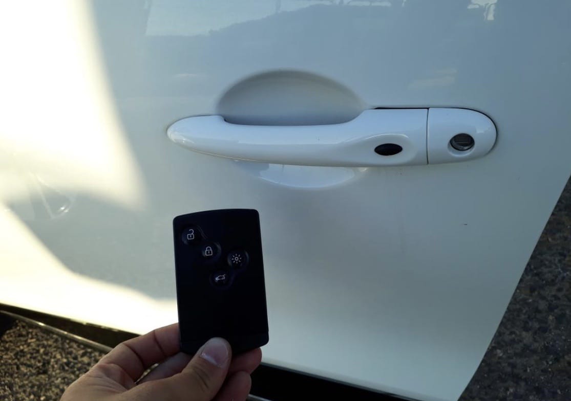 Renault Clio Expression 0,9 90CV bajo consumo navi