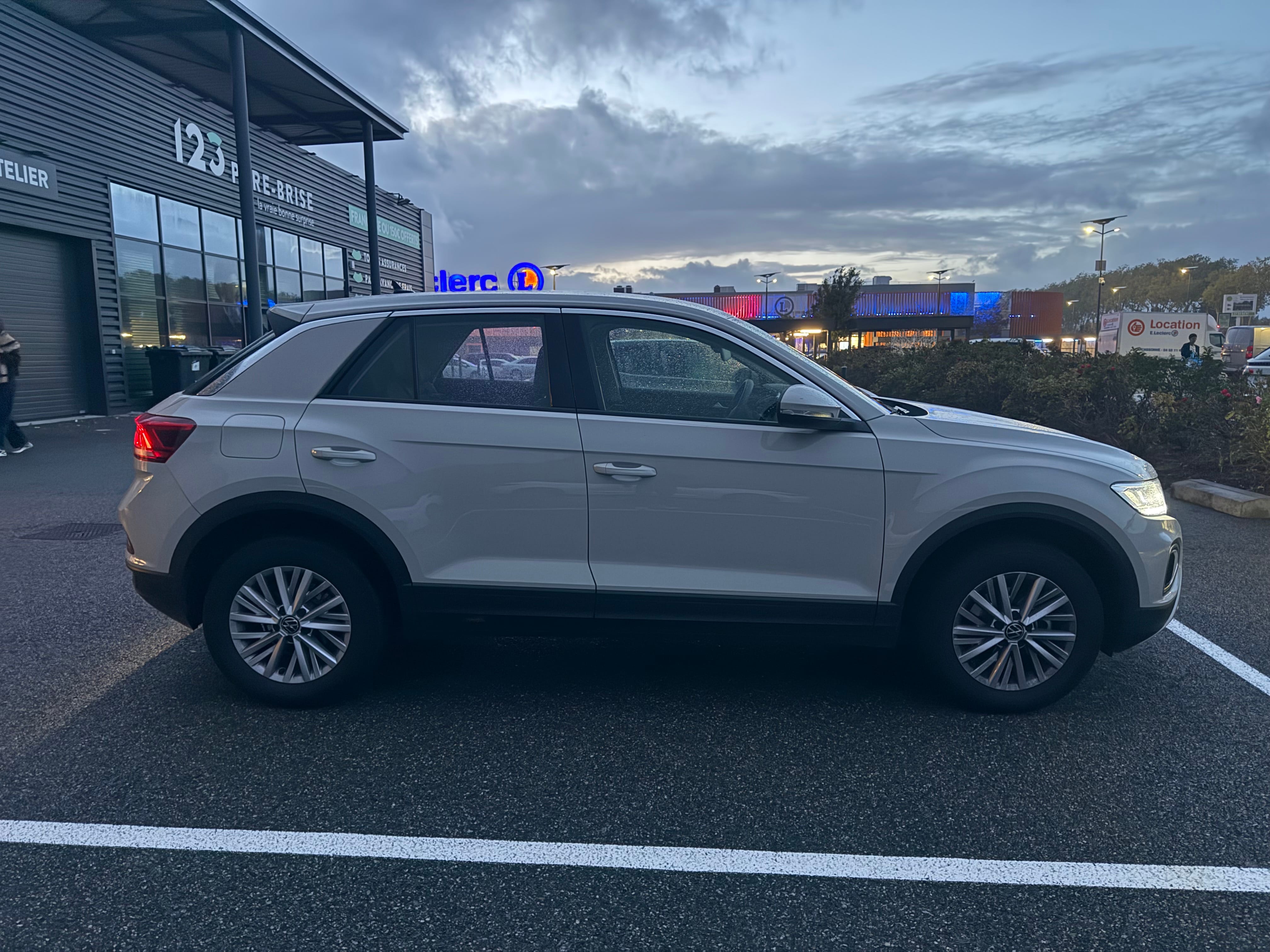 Volkswagen T-Roc with Cruise control
