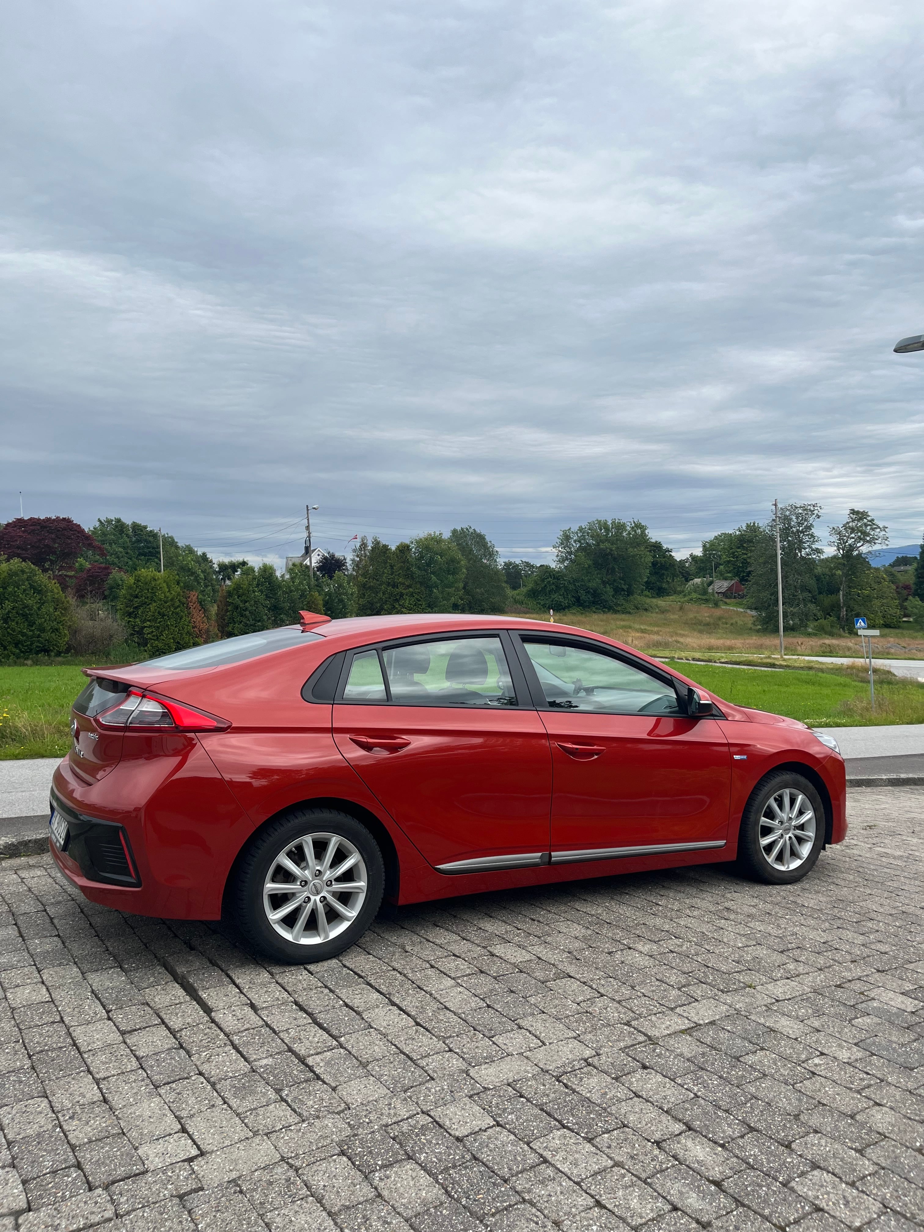 Hyundai Ioniq med Aircondition
