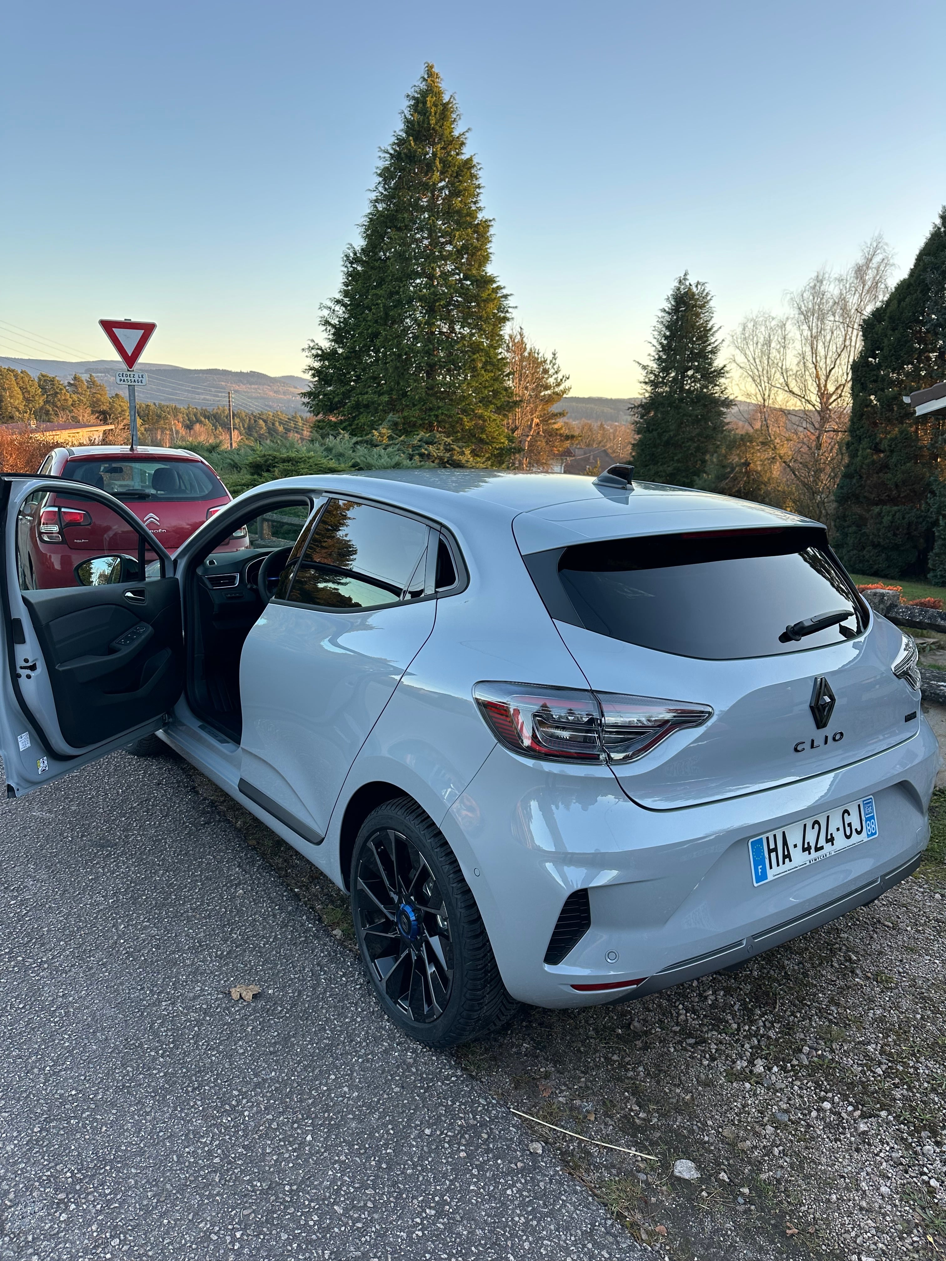 Renault Clio E-tech avec Climatisation