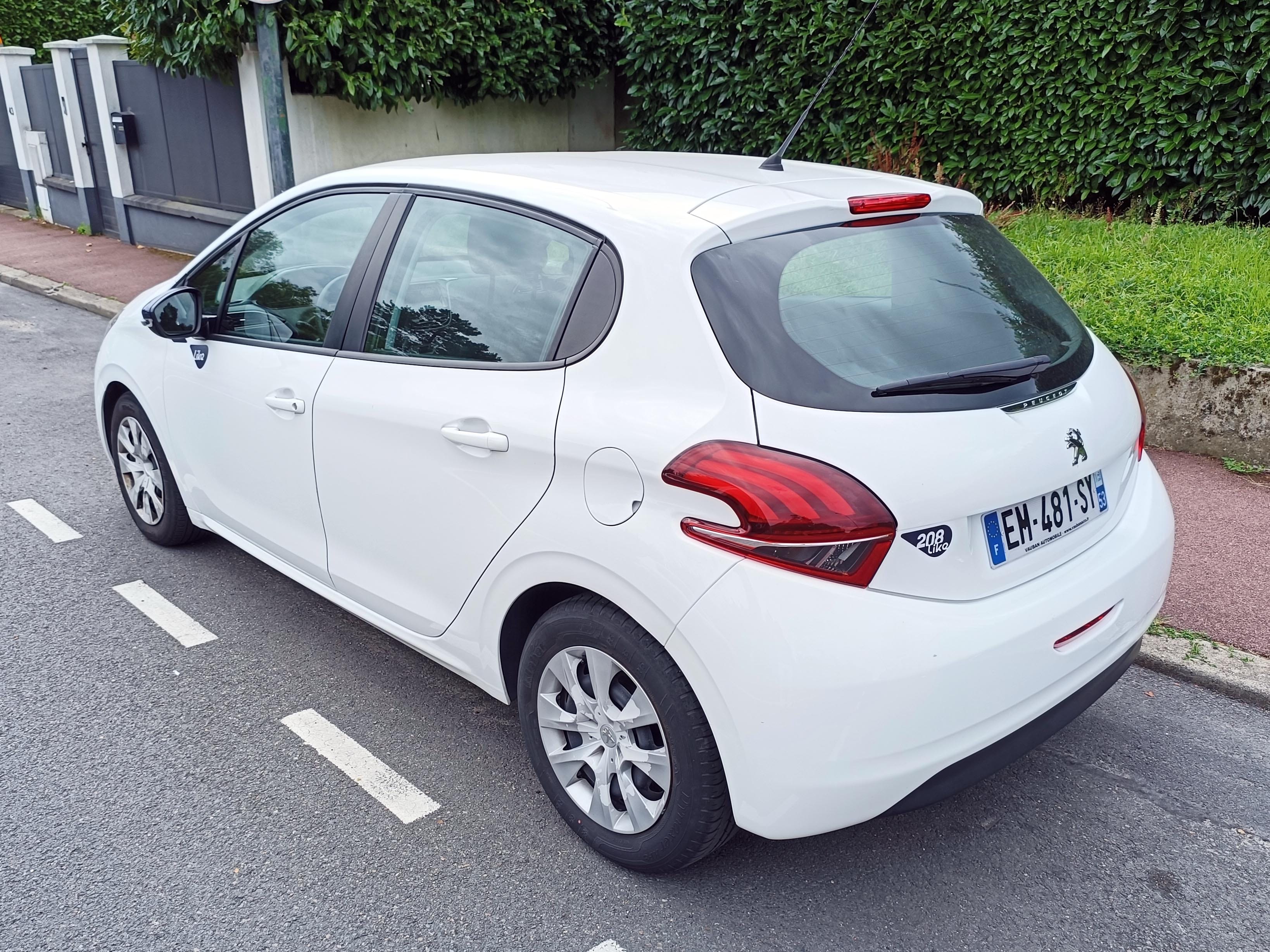 Peugeot 208