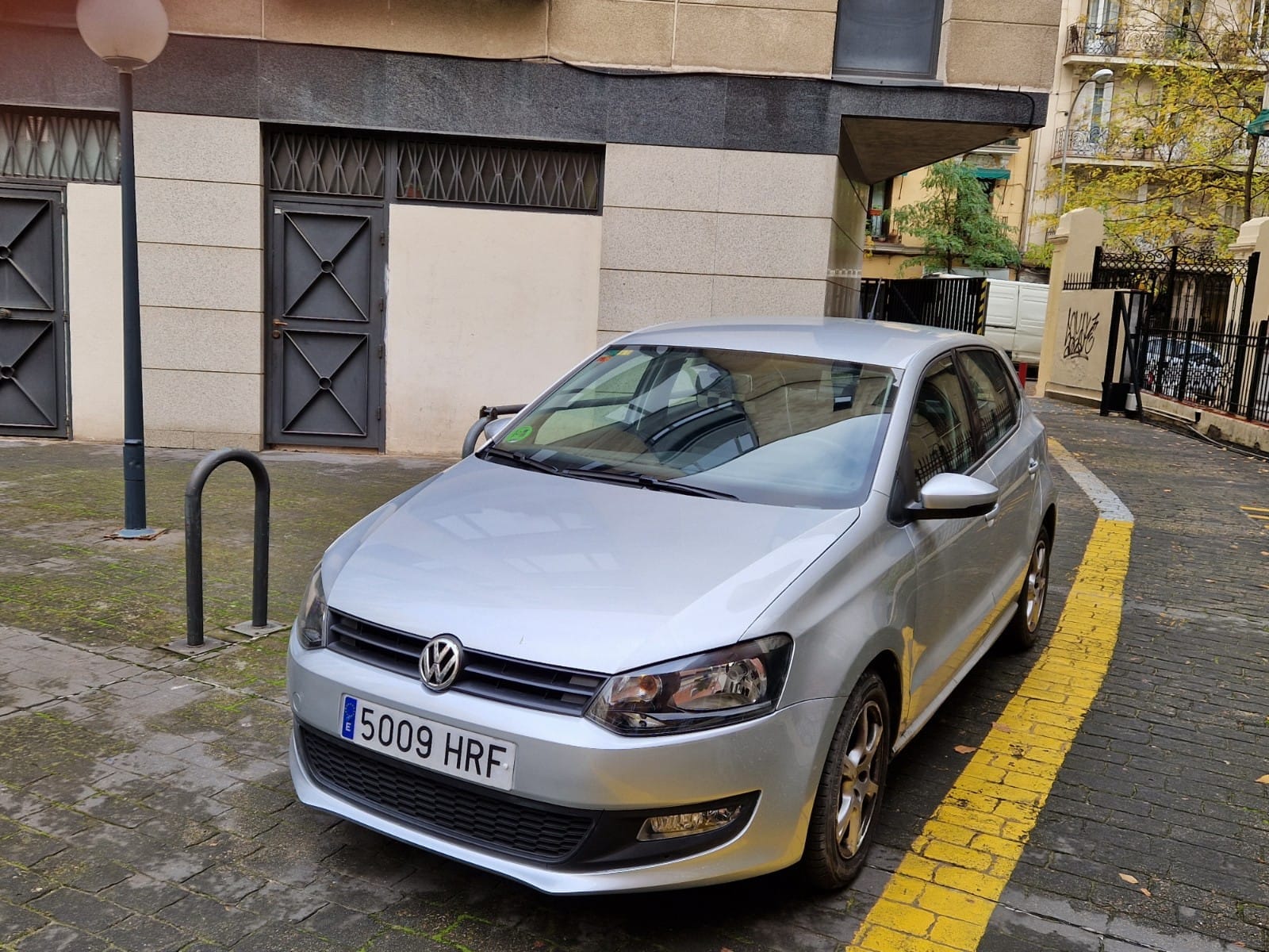 Volkswagen Polo TSI Advance Silver with Air conditioning