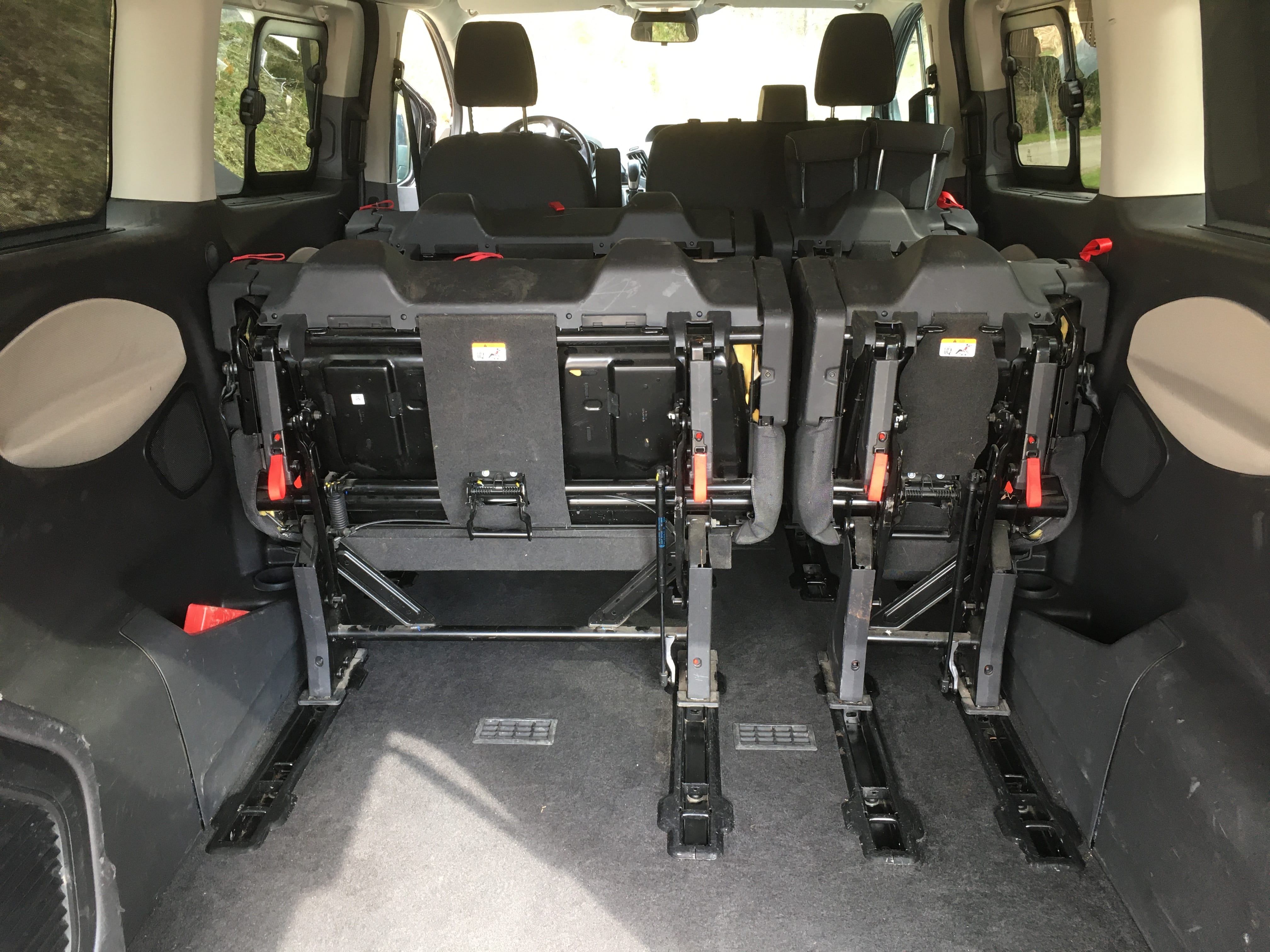 Ford Tourneo Custom mit Audio-/iPod-Zugang