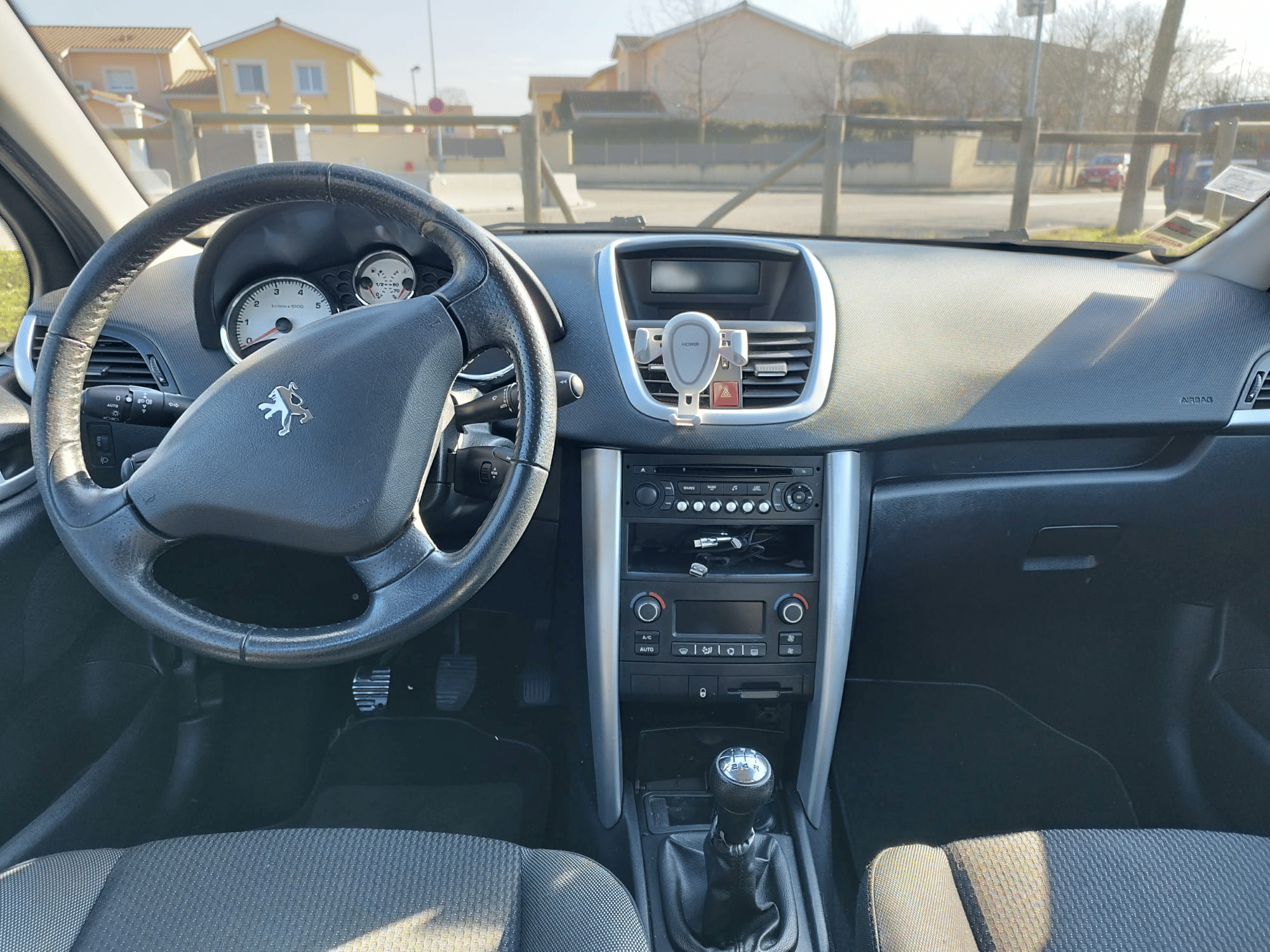 Peugeot 207 SW avec Entrée audio / iPod