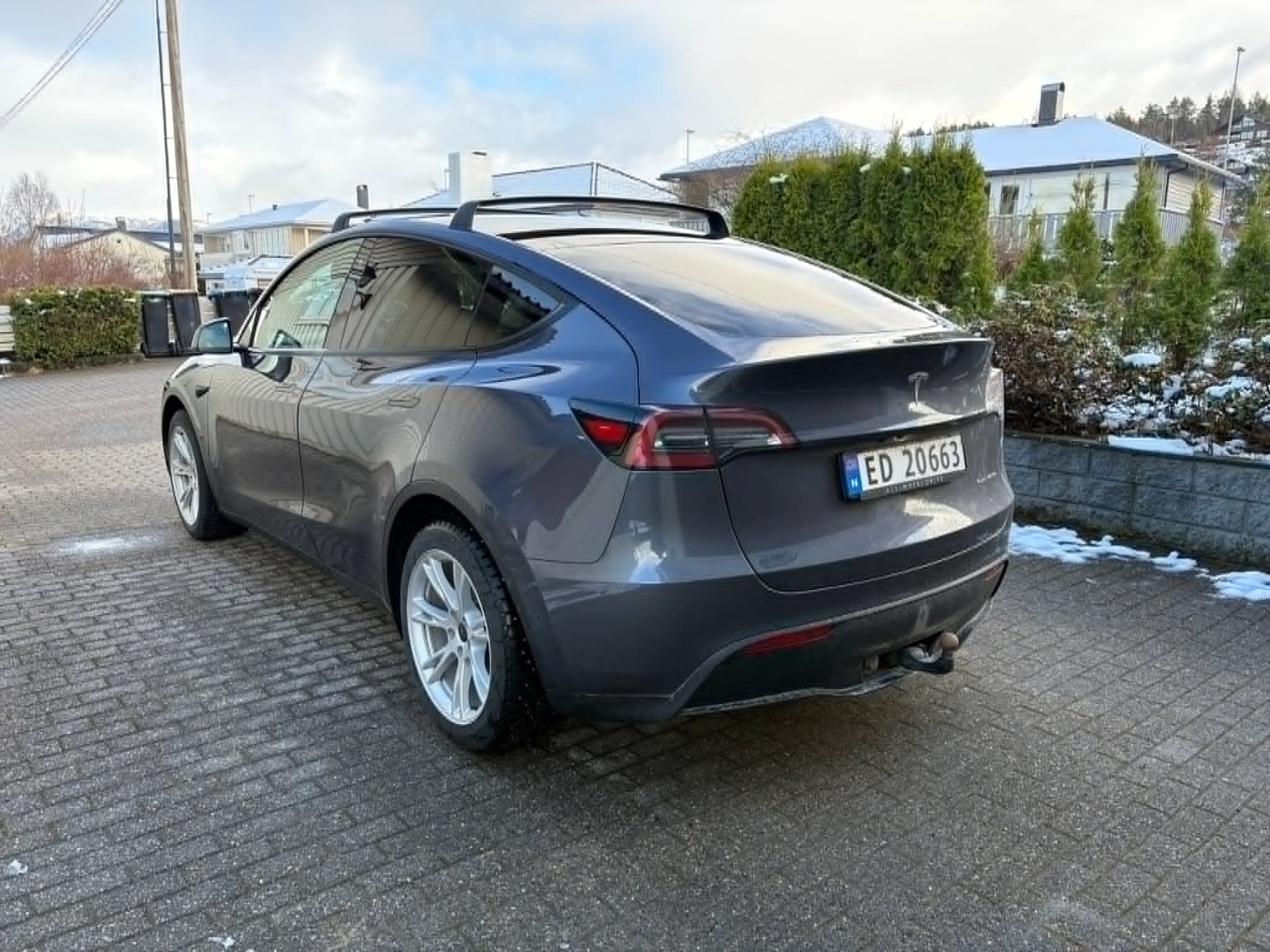 Tesla Model Y Long Range med Ryggekamera
