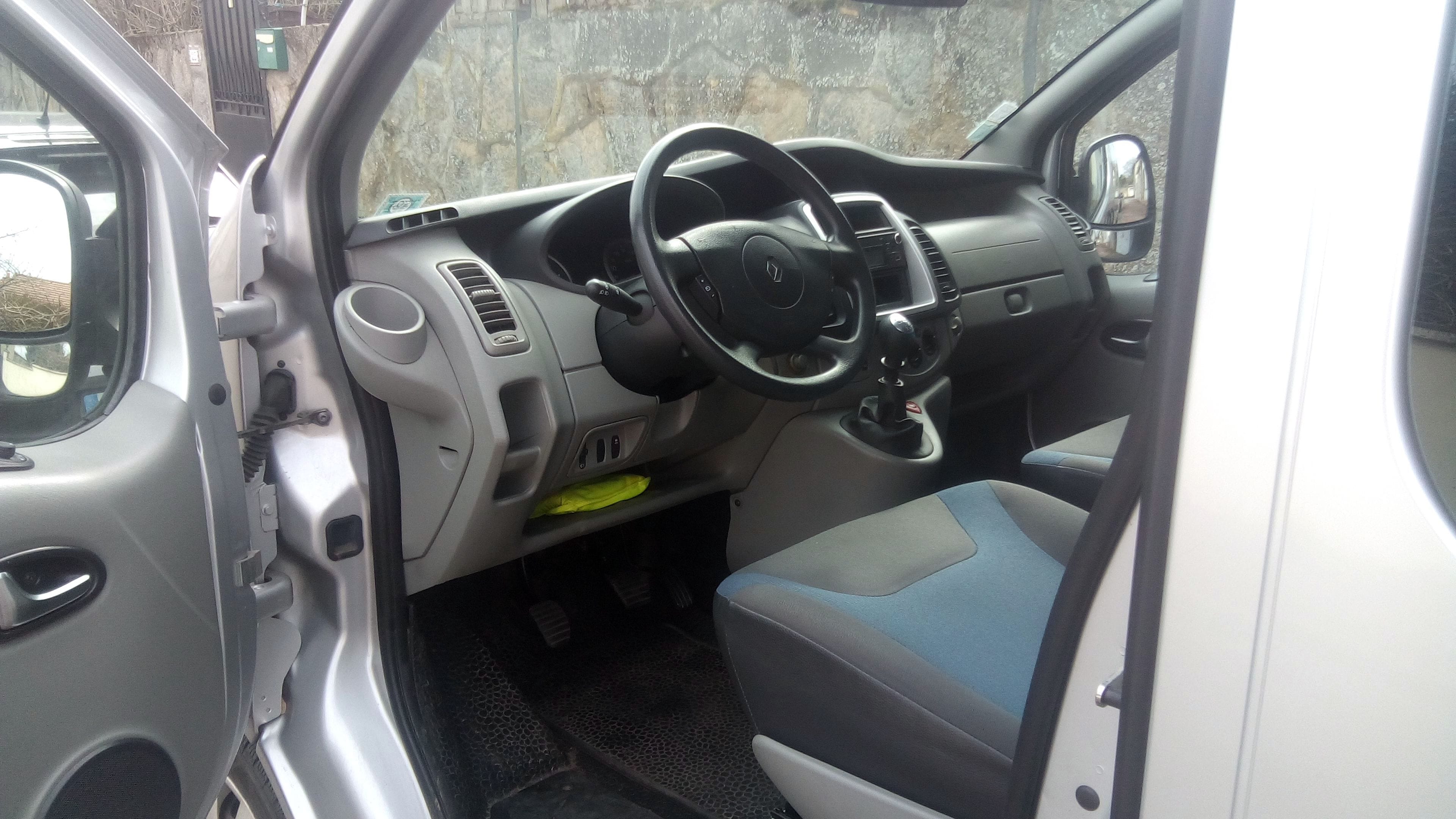 Renault Trafic Passenger avec Chaines