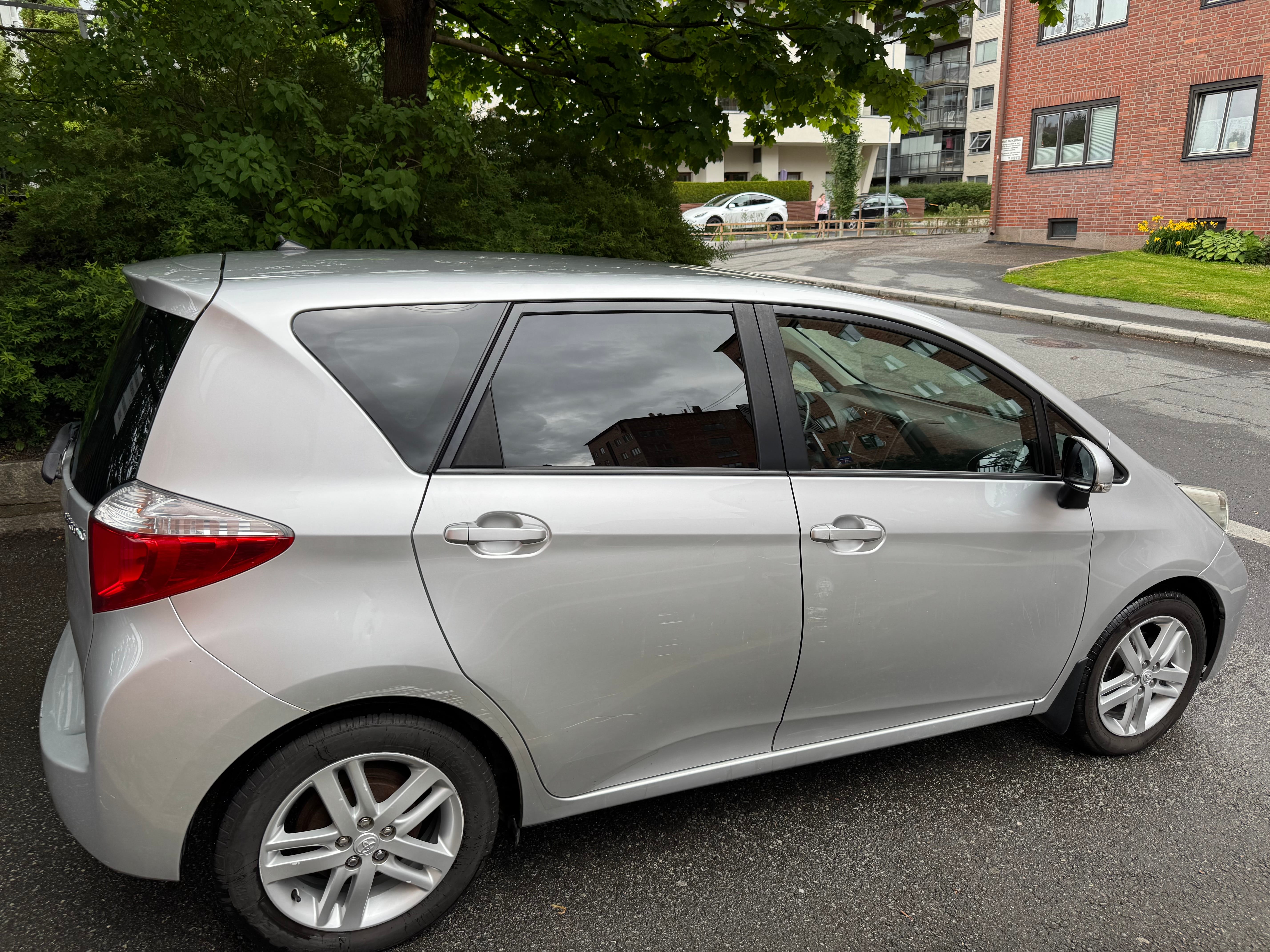 Toyota Verso-S mit Rückfahrkamera