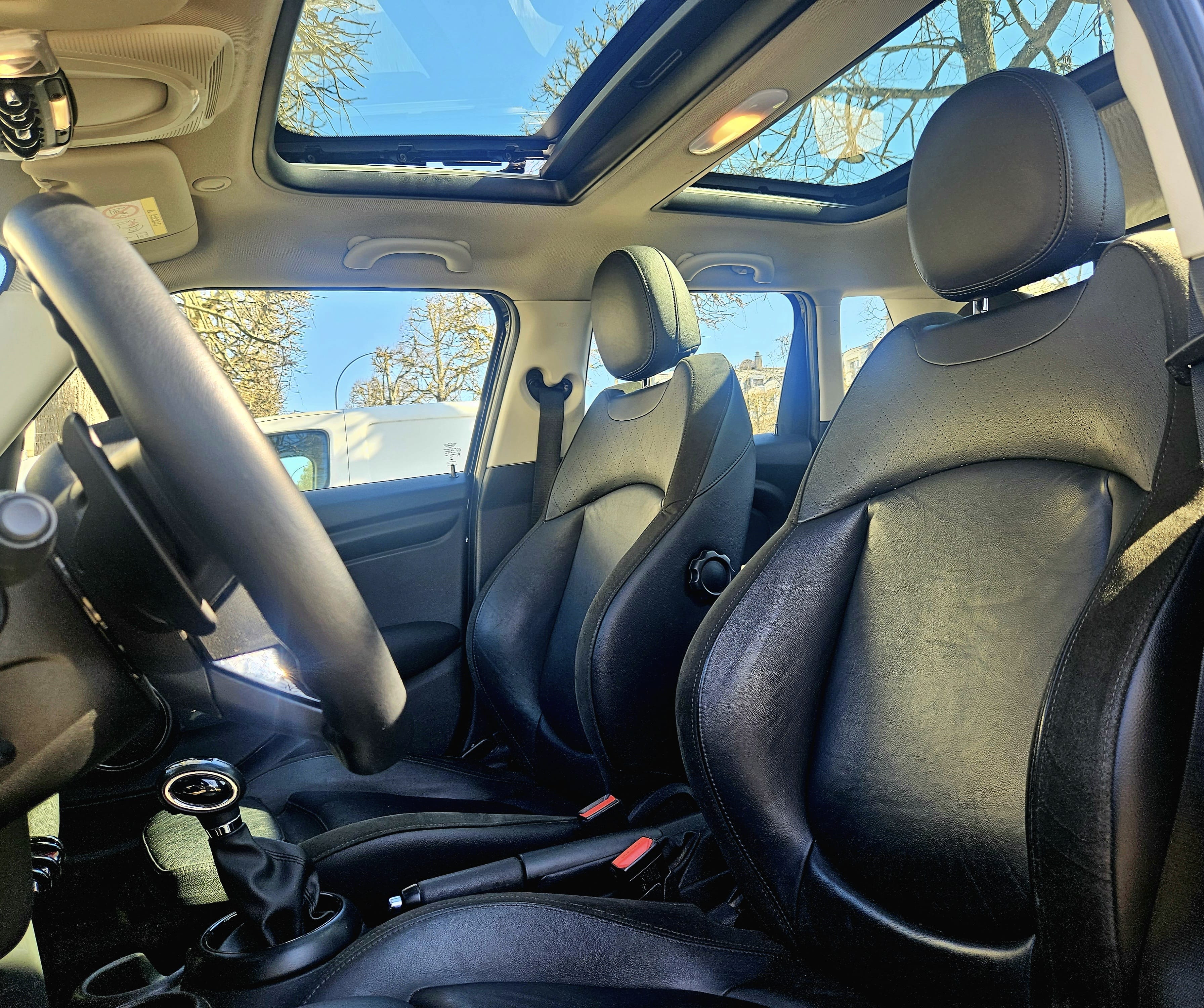 Mini One 5 Portes avec Audio Bluetooth